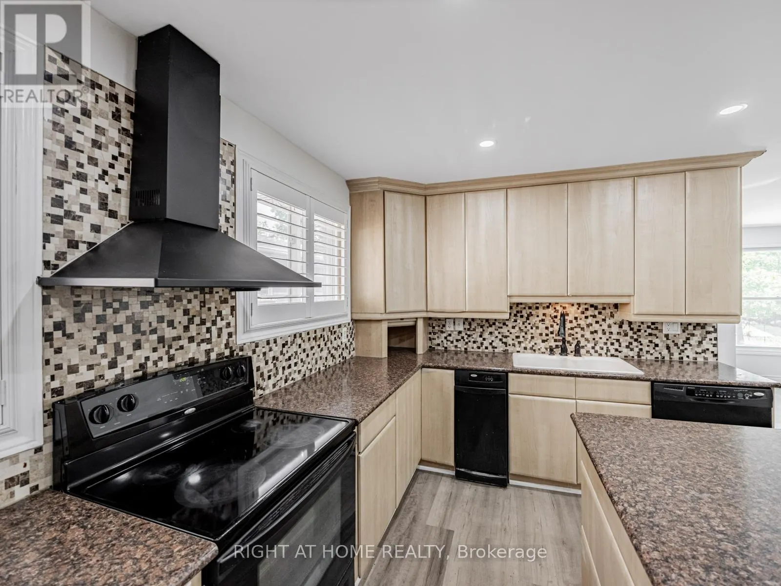 UPPER UNIT - 838 MERRITT DRIVE