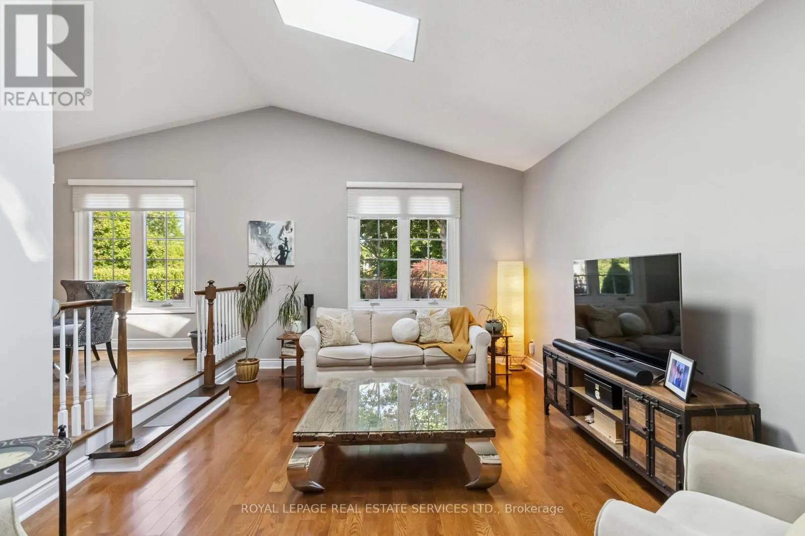 2019 LAKESHORE ROAD W