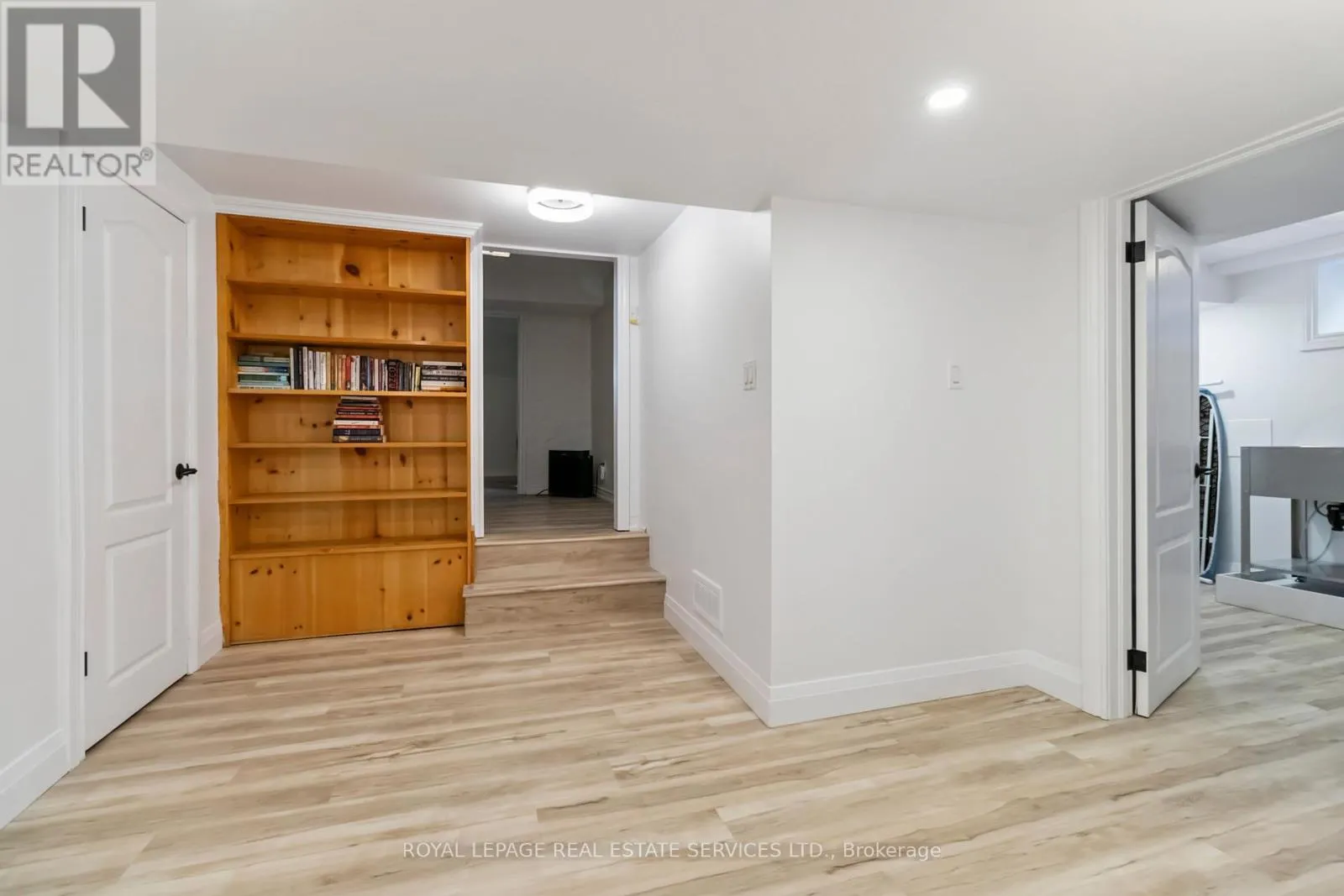 2019 LAKESHORE ROAD W