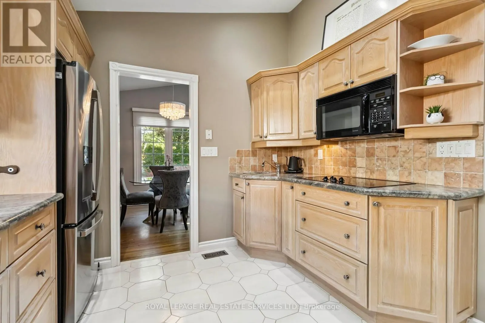 2019 LAKESHORE ROAD W