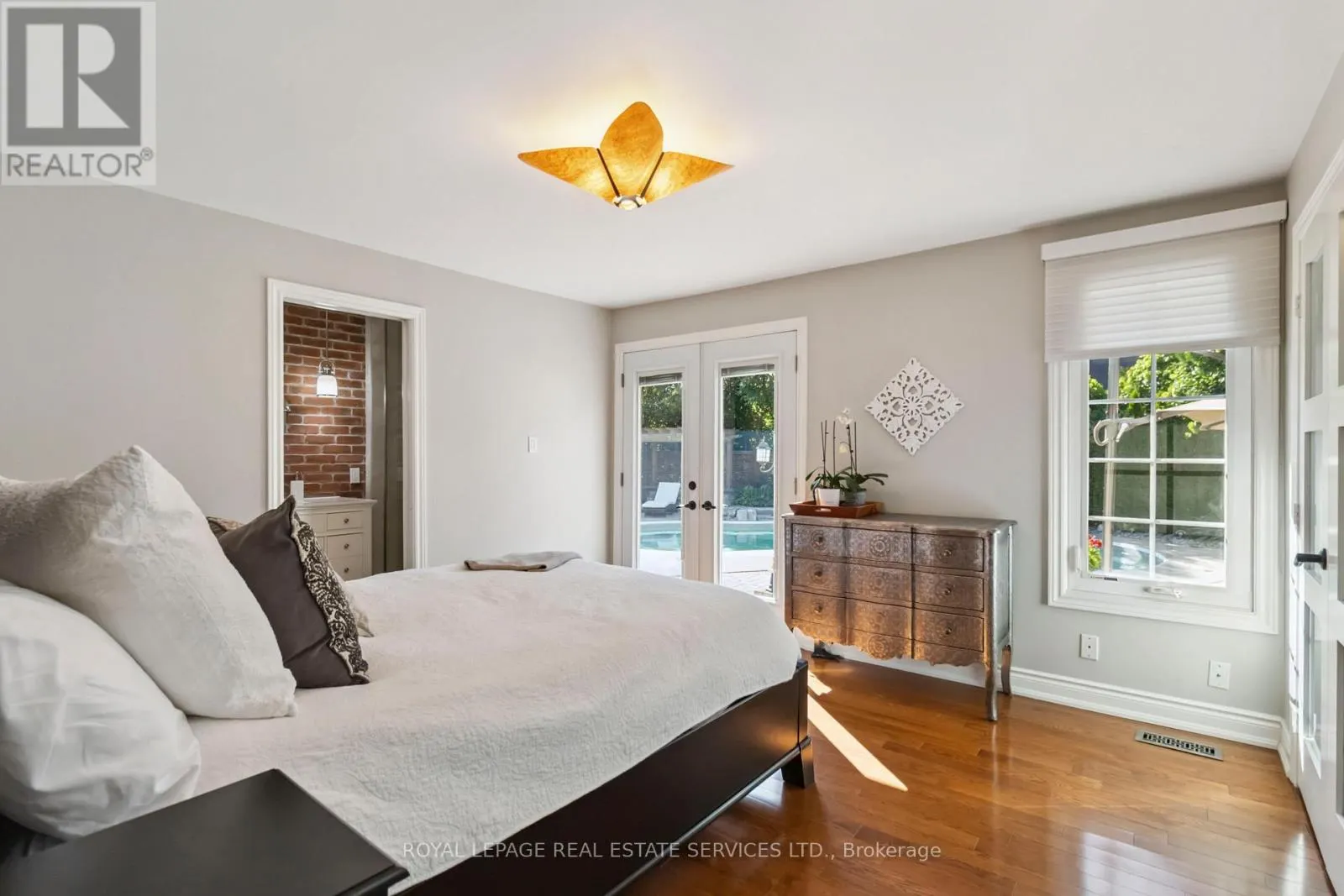 2019 LAKESHORE ROAD W