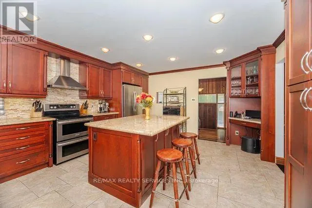 24 CEDAR DRIVE