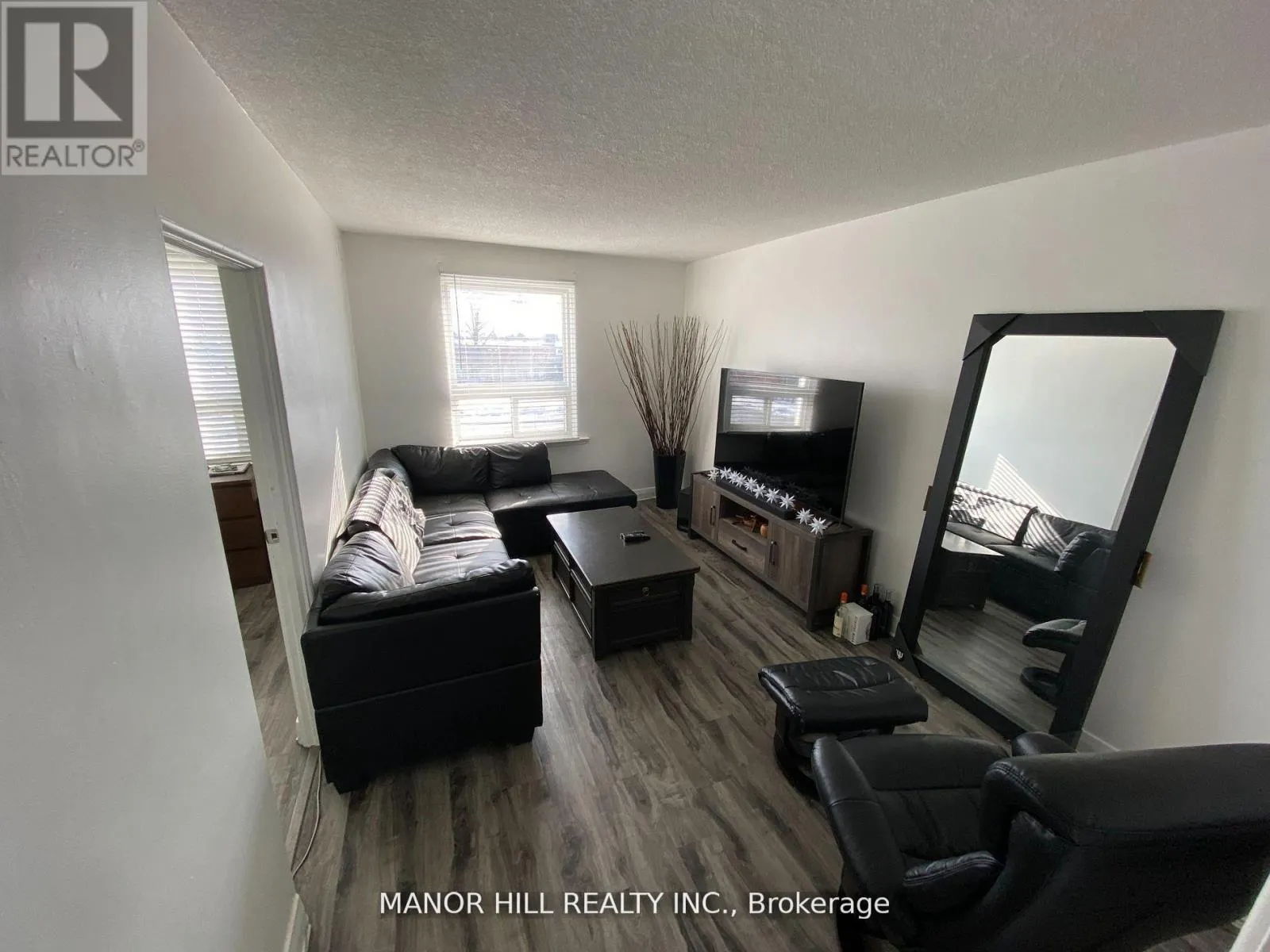 #2 - 929 LAKESHORE ROAD E