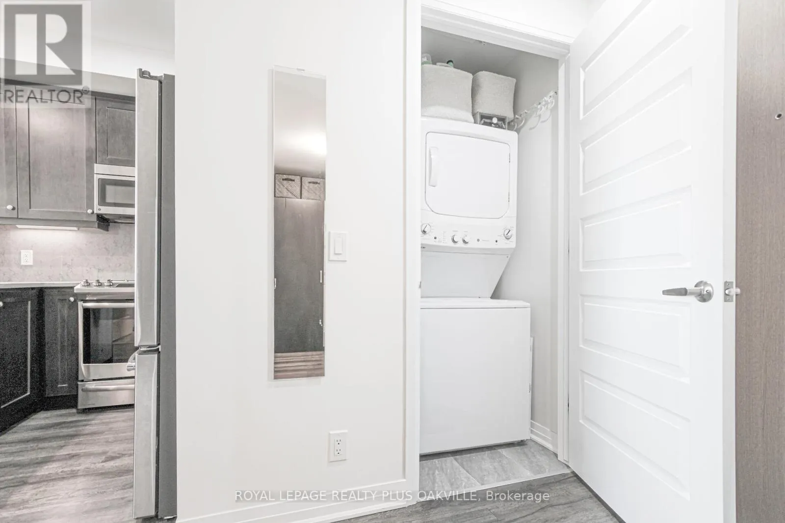 526 - 1105 LEGER WAY
