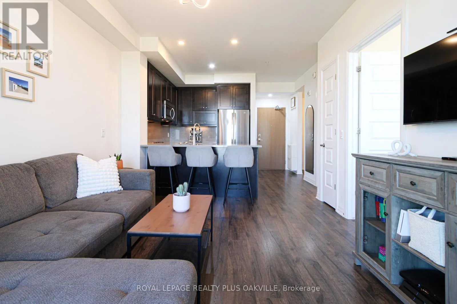 526 - 1105 LEGER WAY