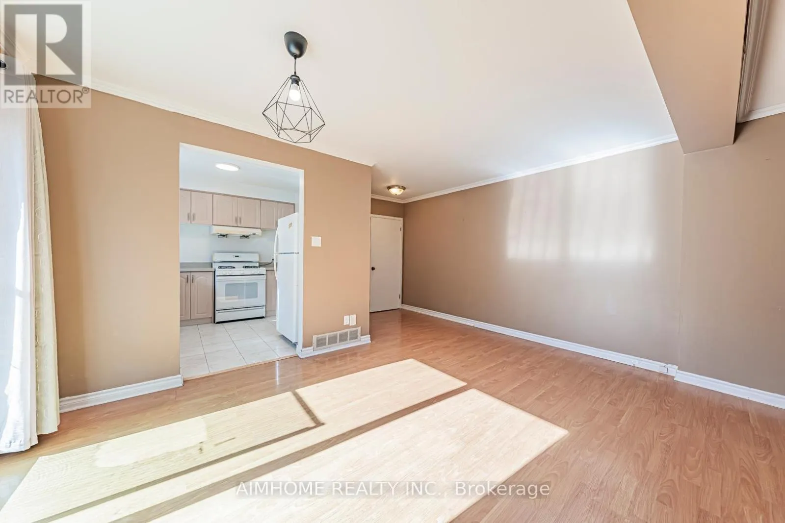 2583 LUNDIGAN DRIVE