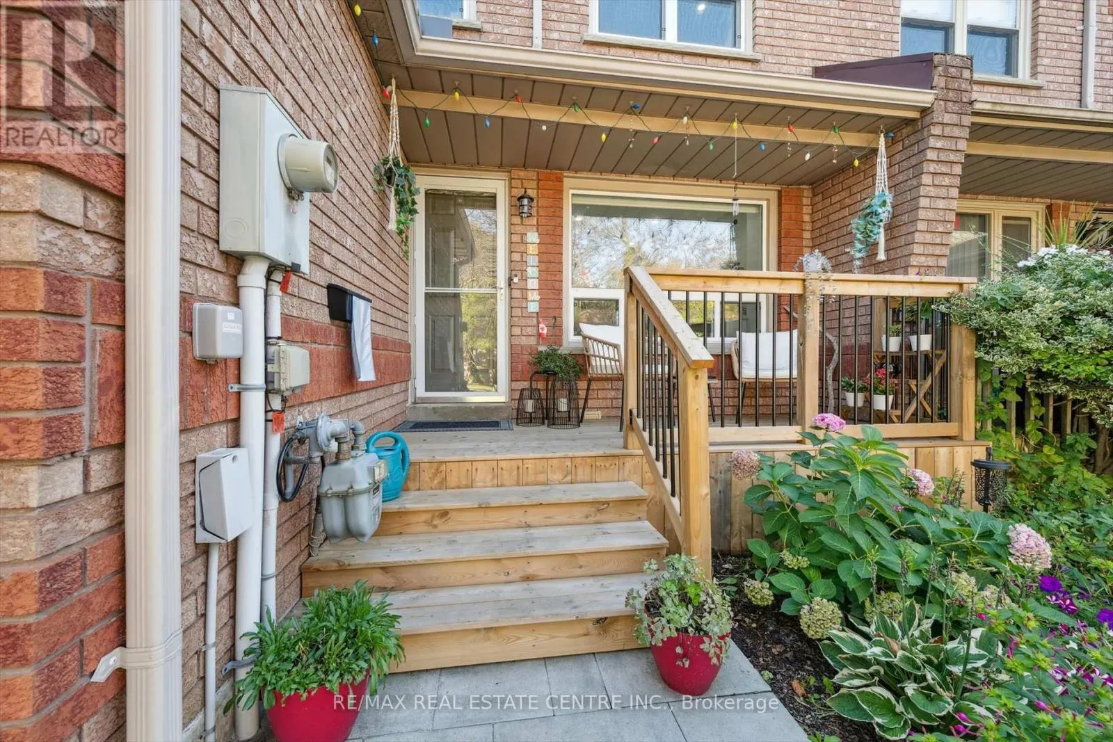 550 ASHPRIOR AVENUE