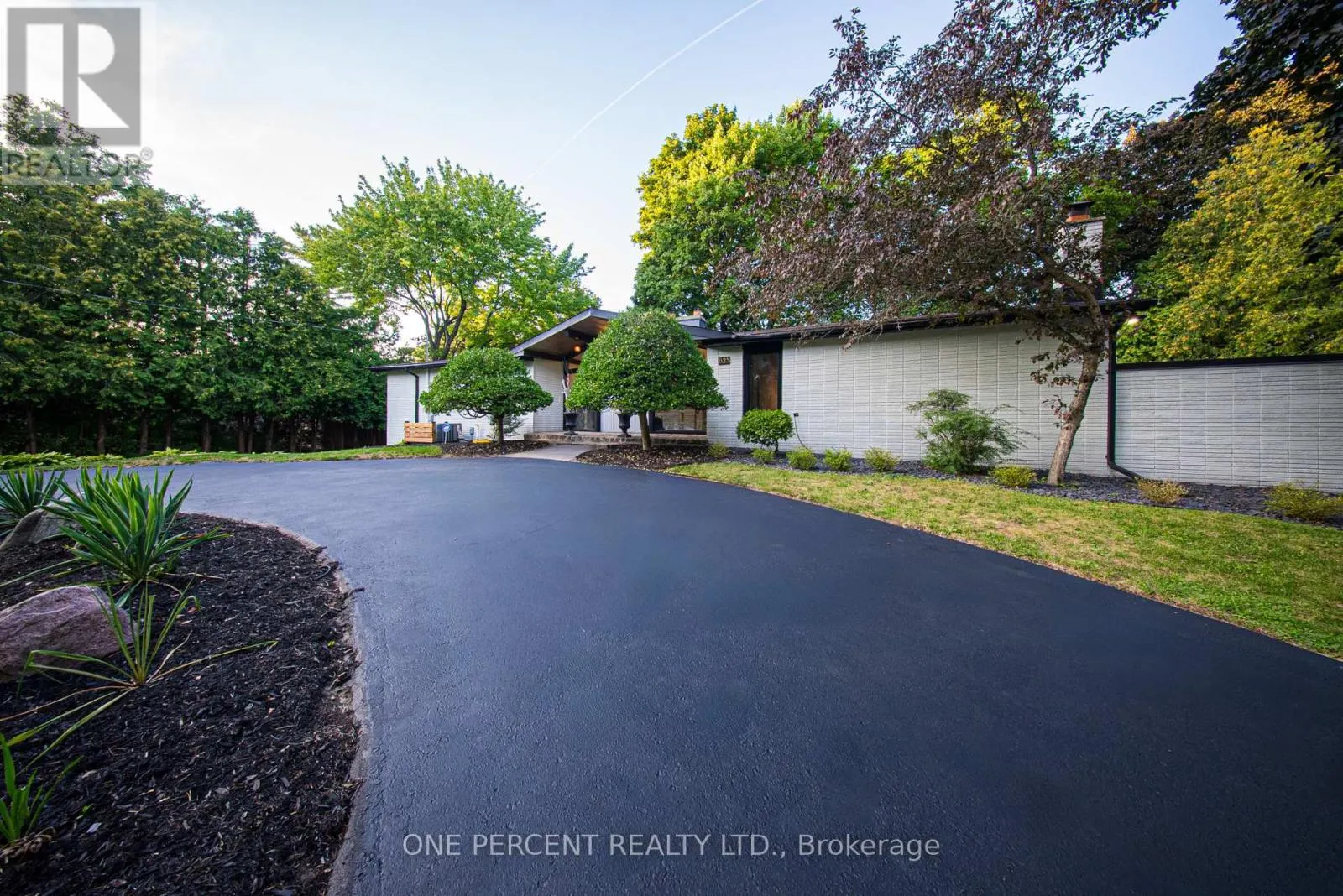 625 SIR RICHARDS ROAD