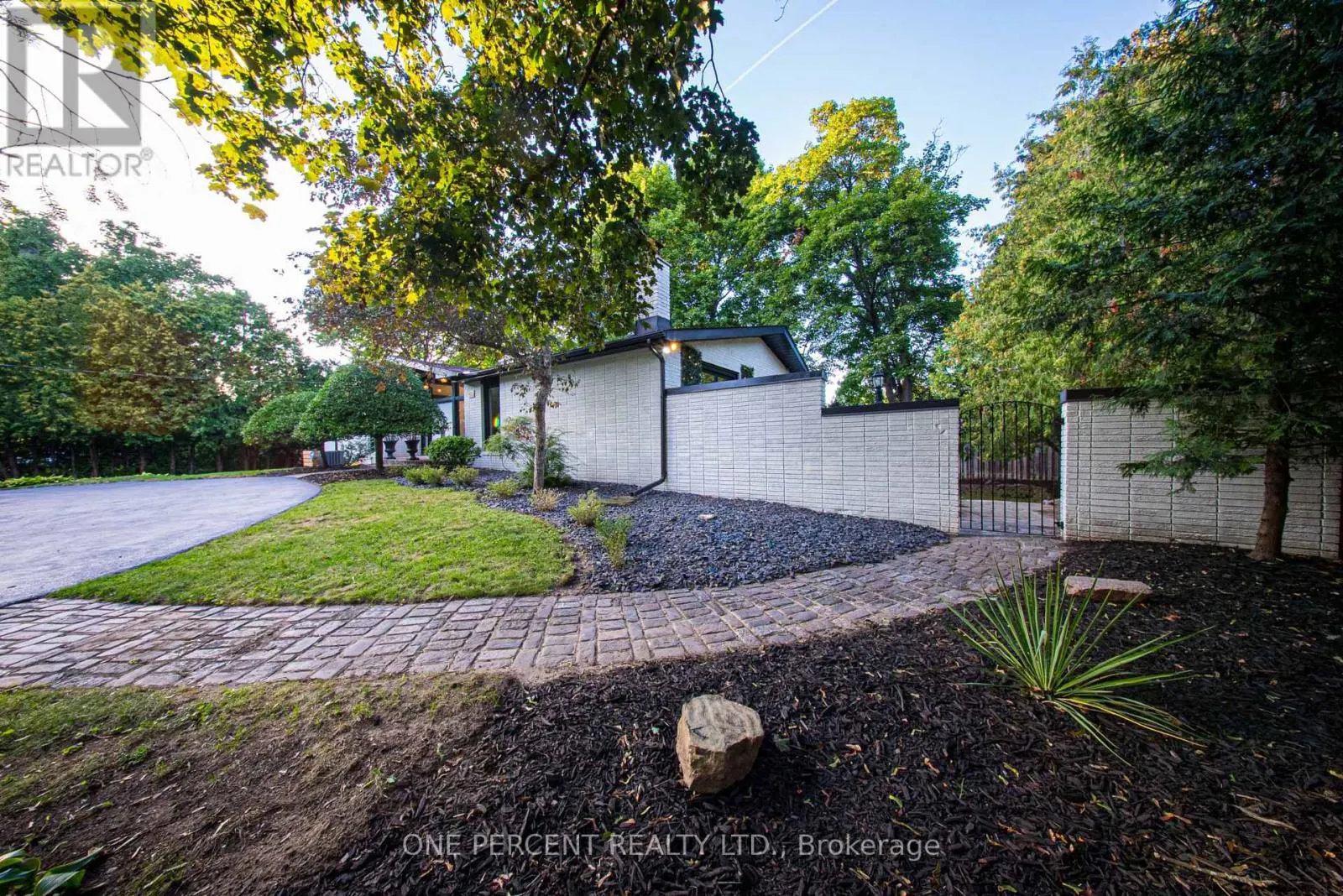 625 SIR RICHARDS ROAD