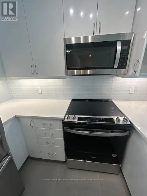 303 - 38 ANNIE CRAIG DRIVE