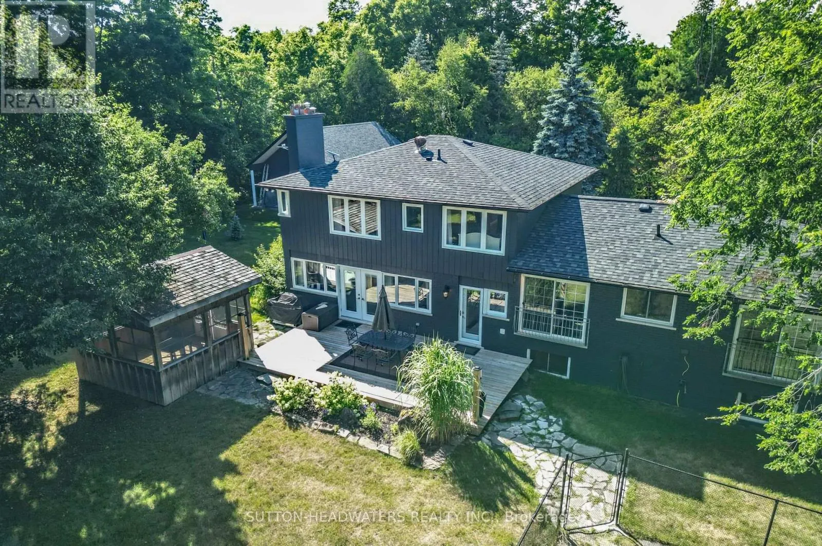 563 RIVER ROAD