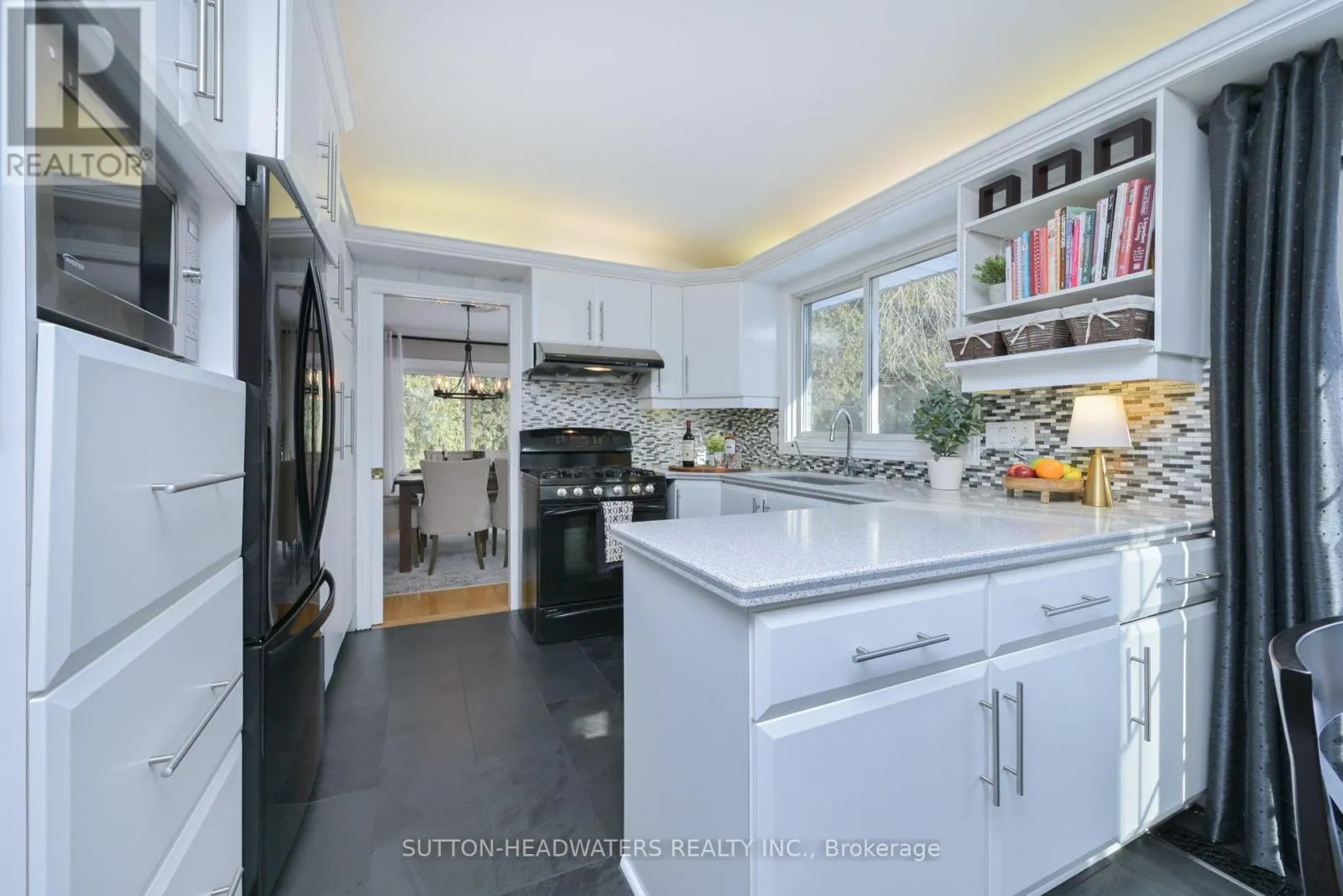 563 RIVER ROAD