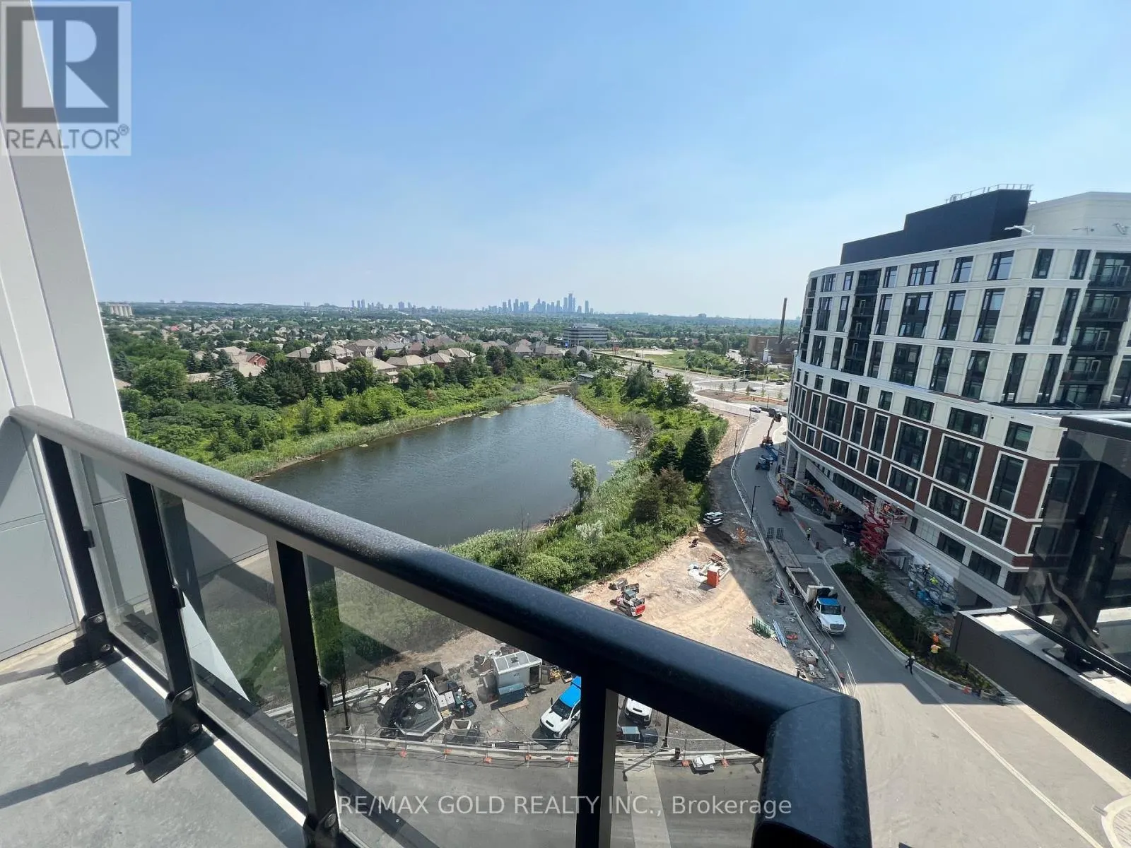 901 - 2495 EGLINTON AVENUE E