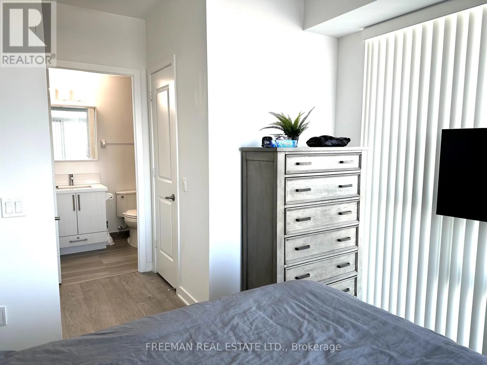 4699 GLEN ERIN DRIVE