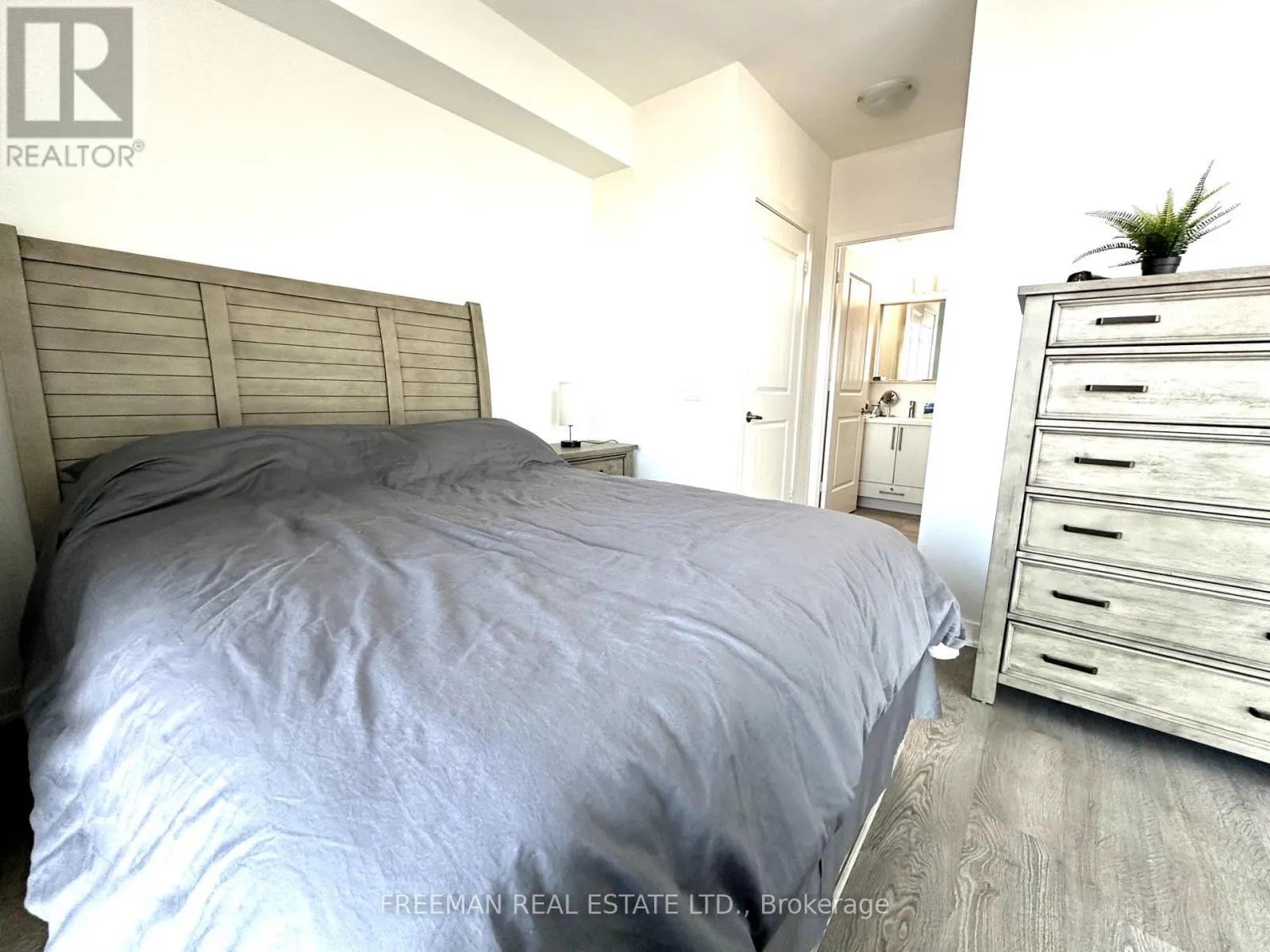 4699 GLEN ERIN DRIVE