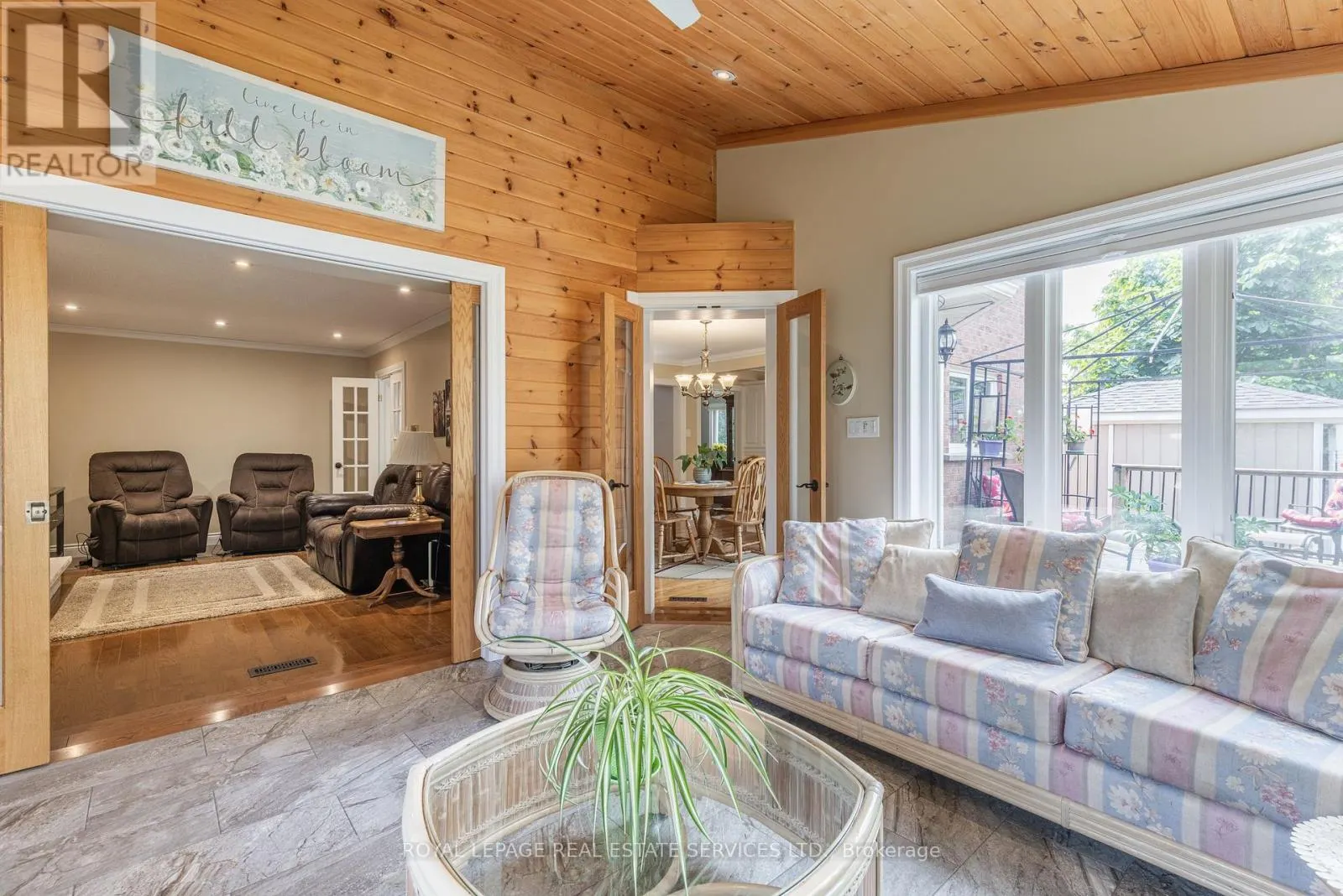 1210 BEECHGROVE CRESCENT