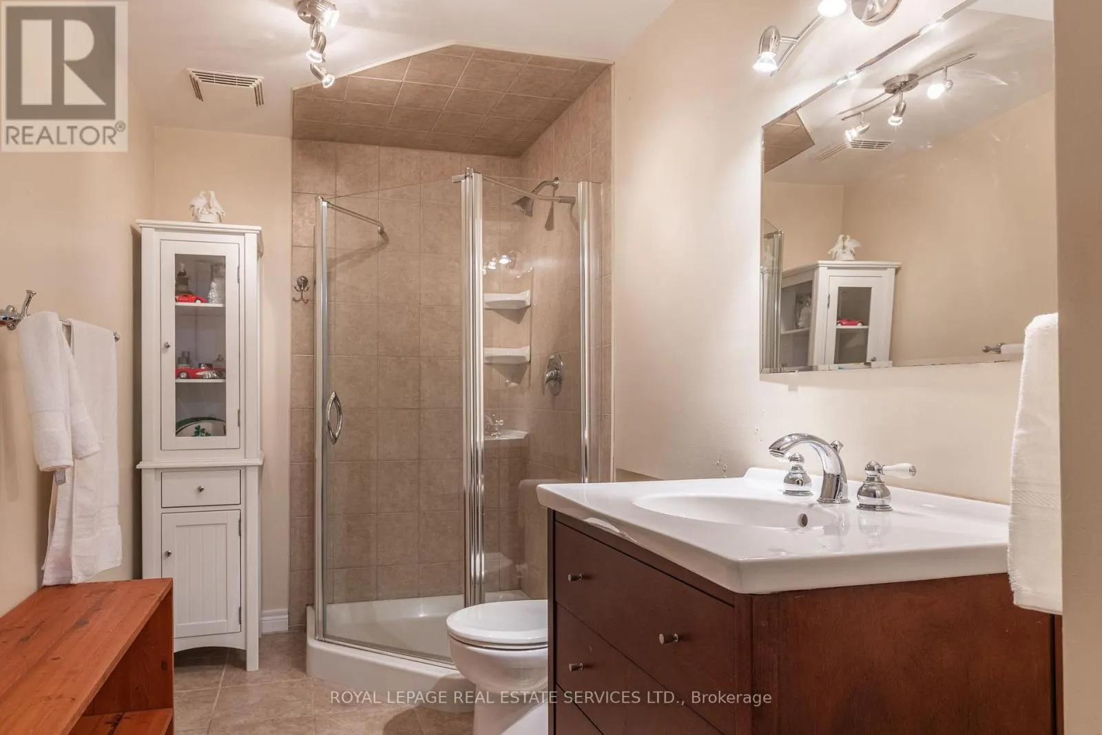 1210 BEECHGROVE CRESCENT
