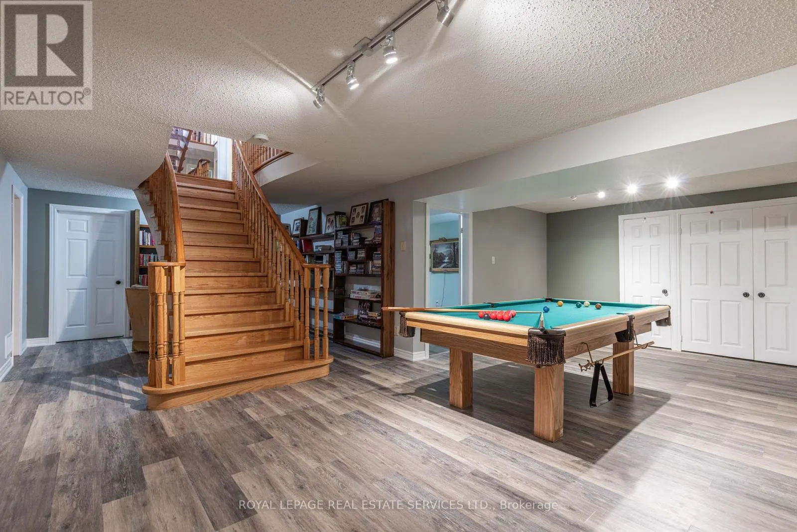 1210 BEECHGROVE CRESCENT