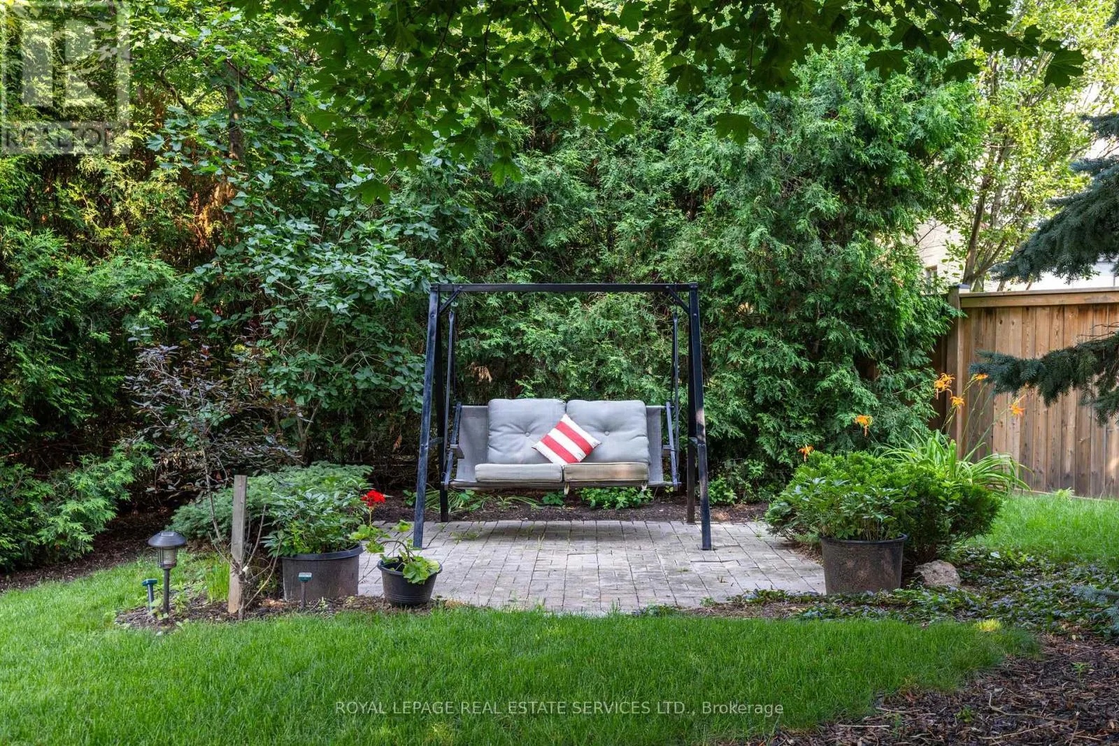 1210 BEECHGROVE CRESCENT