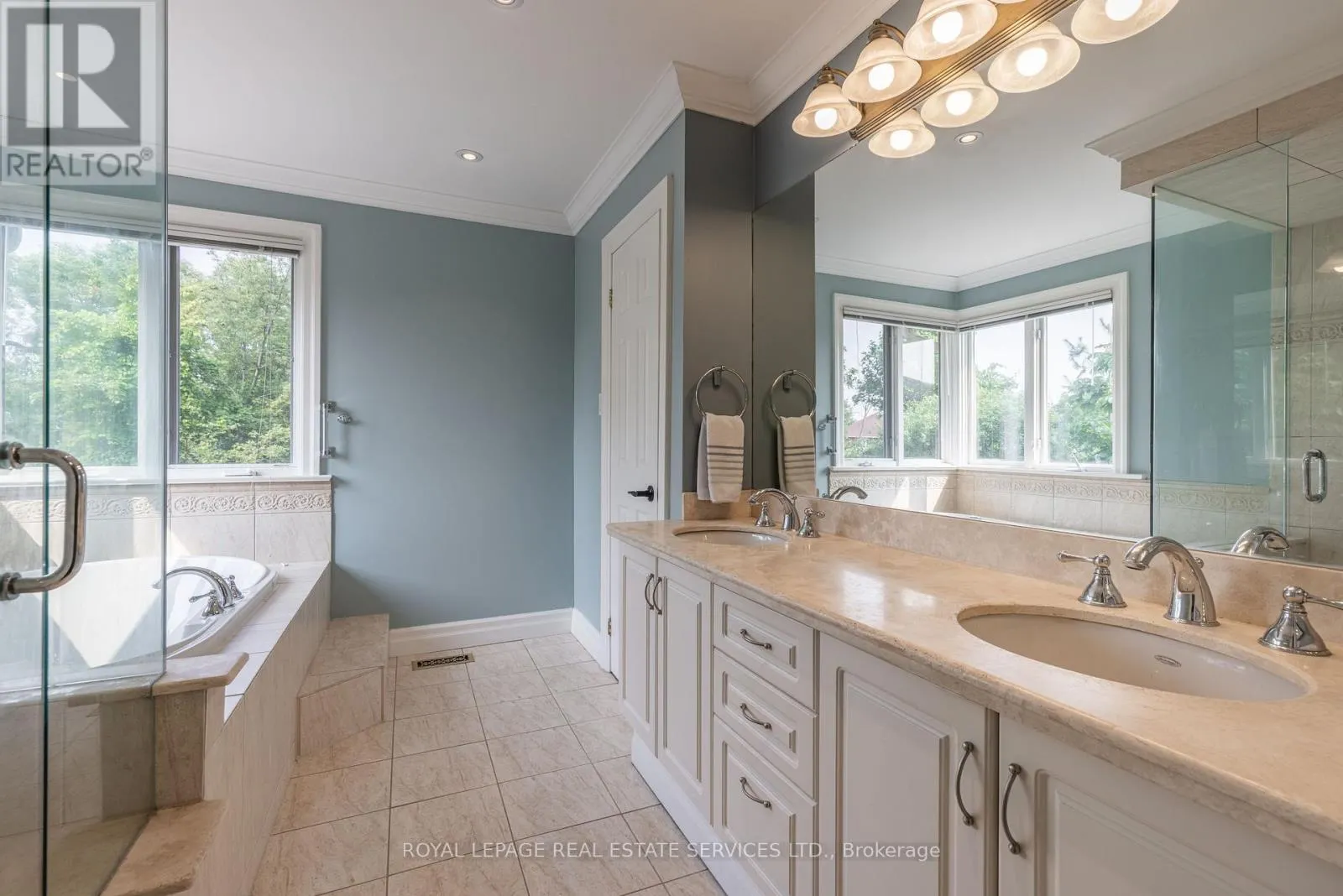 1210 BEECHGROVE CRESCENT