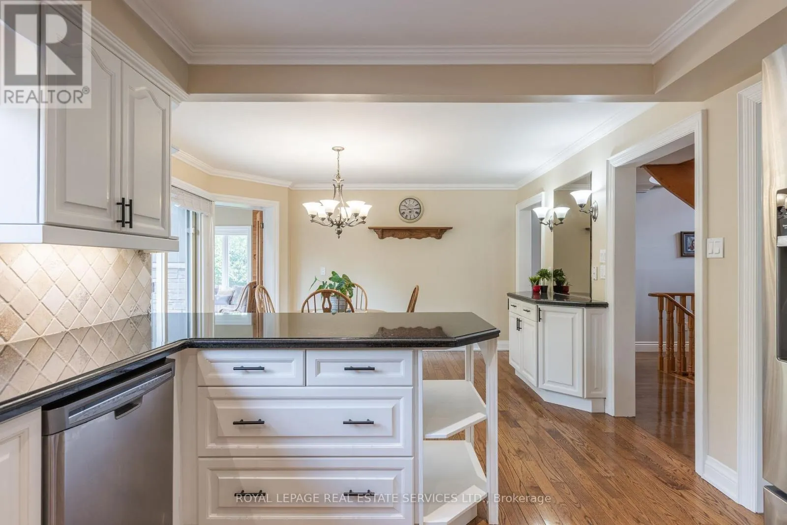 1210 BEECHGROVE CRESCENT