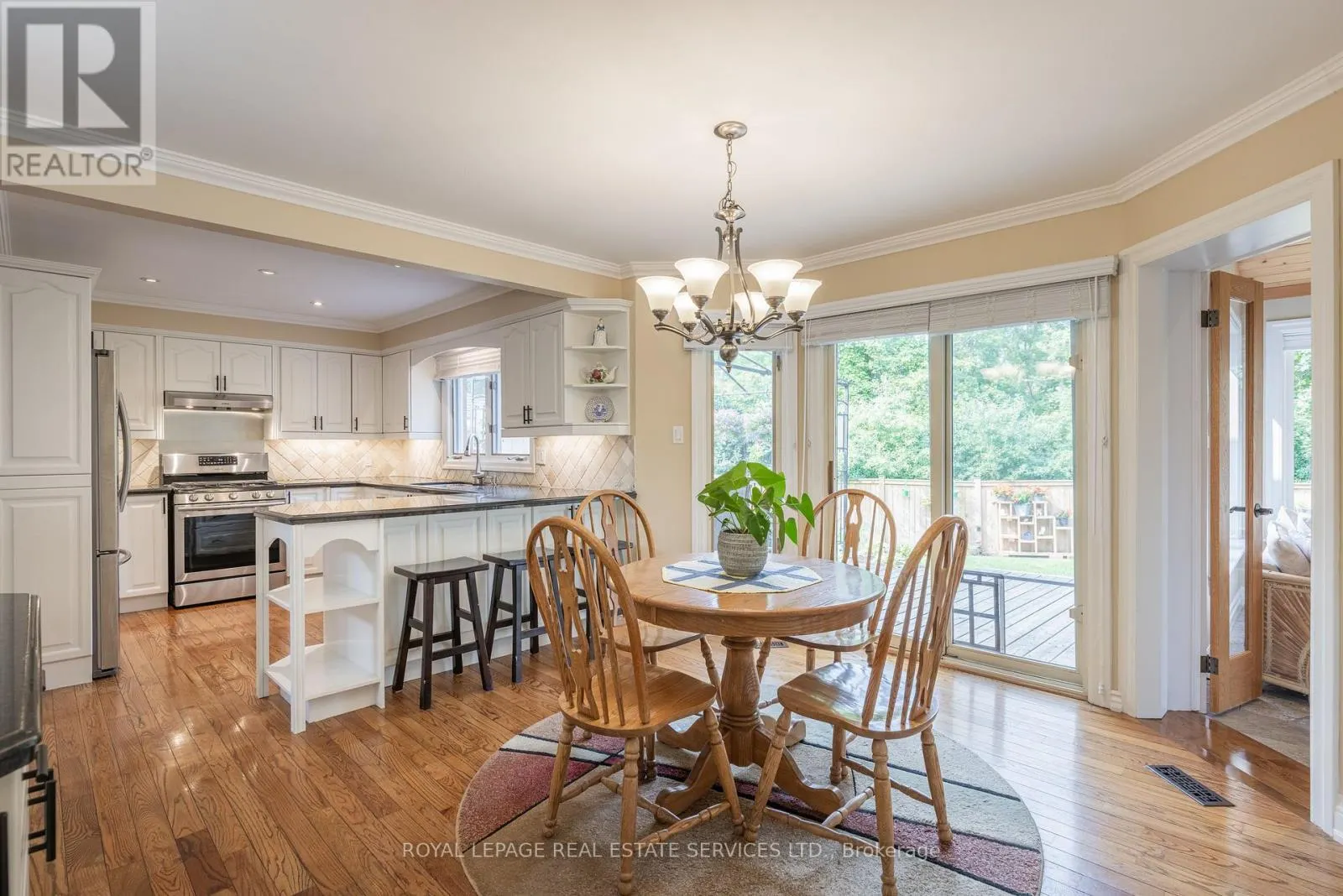 1210 BEECHGROVE CRESCENT