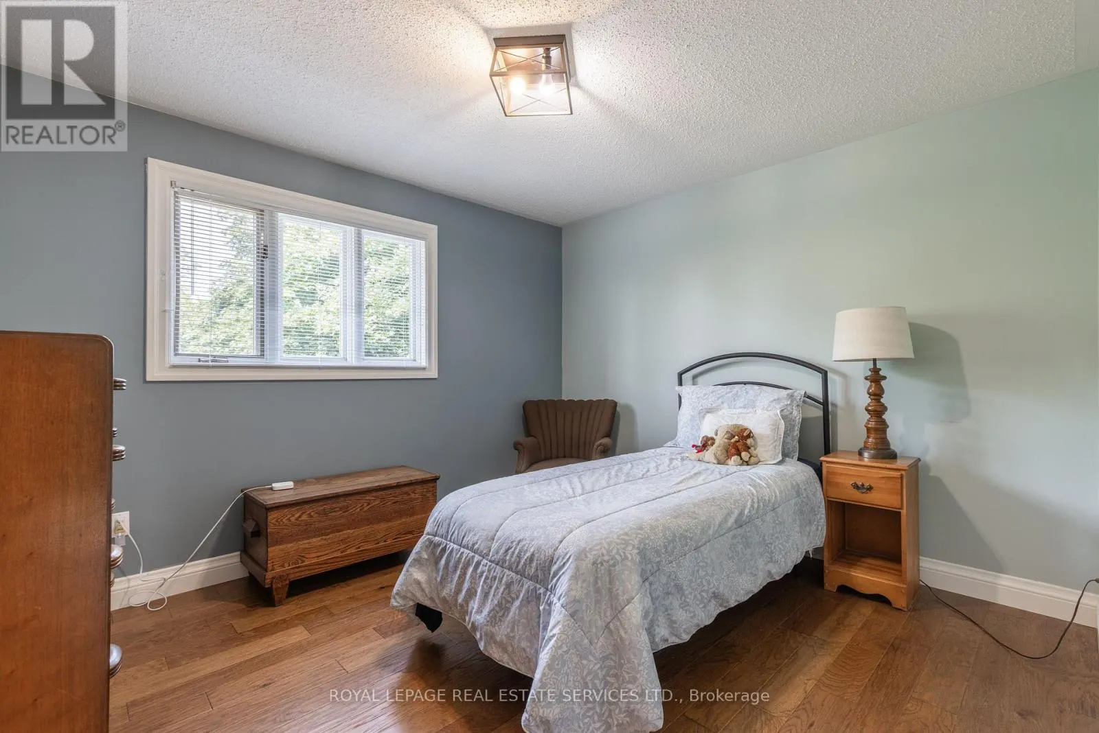 1210 BEECHGROVE CRESCENT