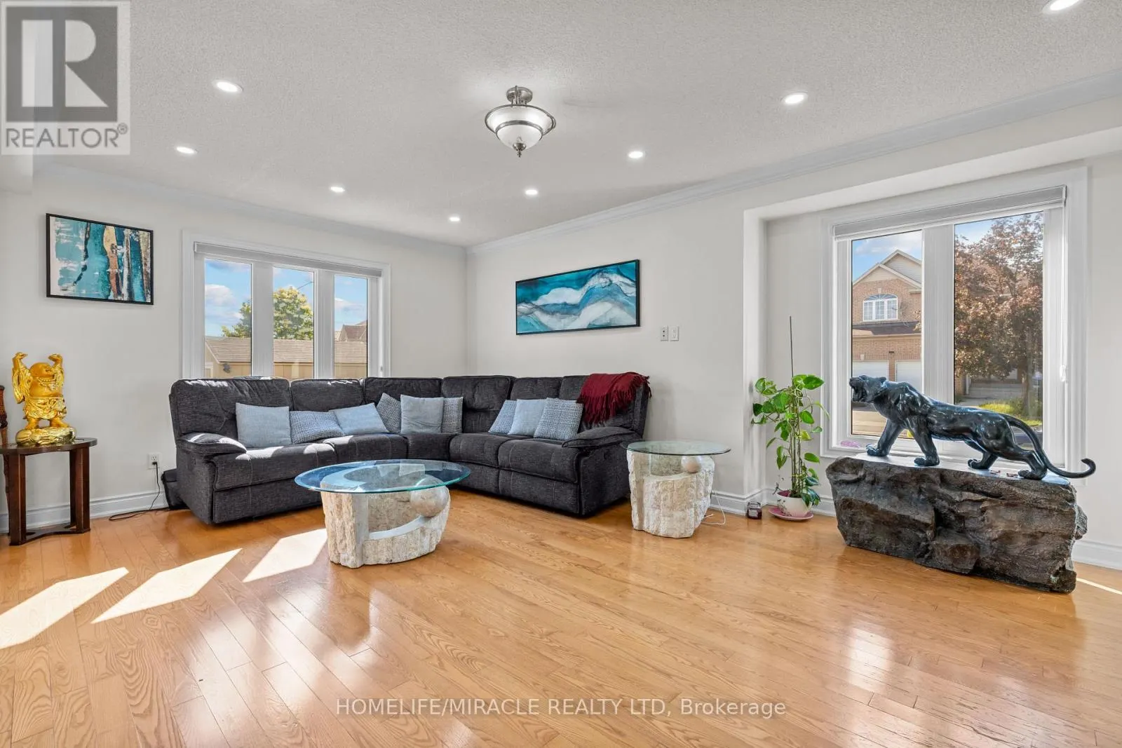 44 NEWARK WAY
