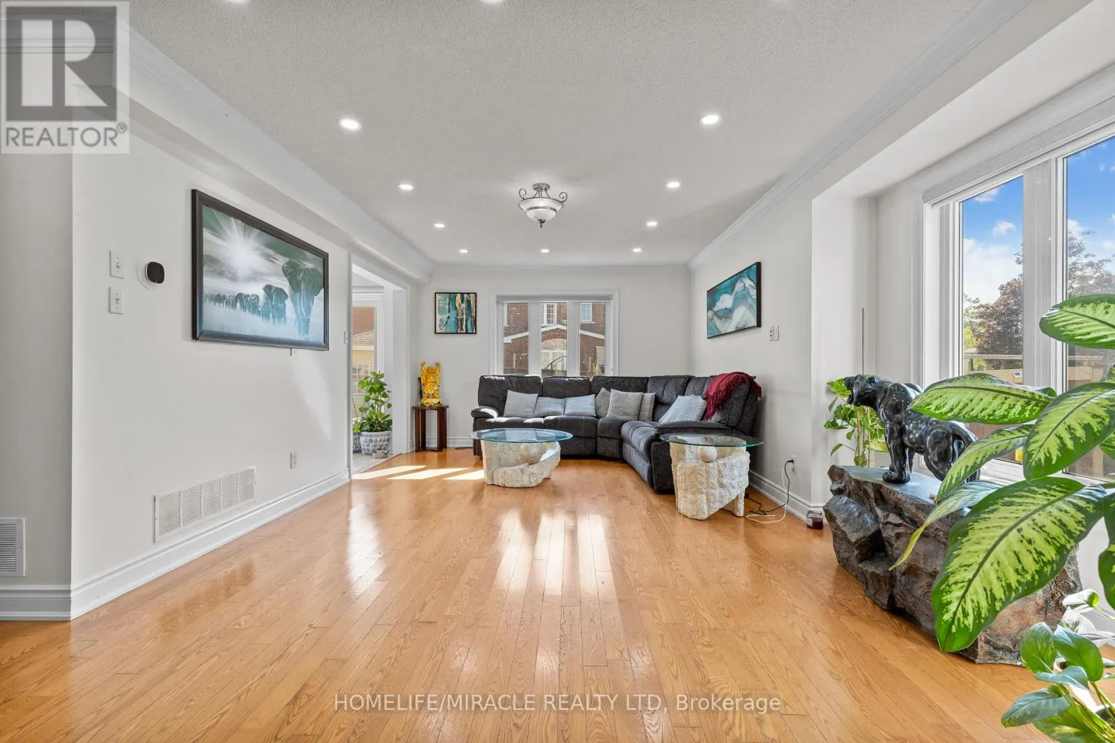 44 NEWARK WAY