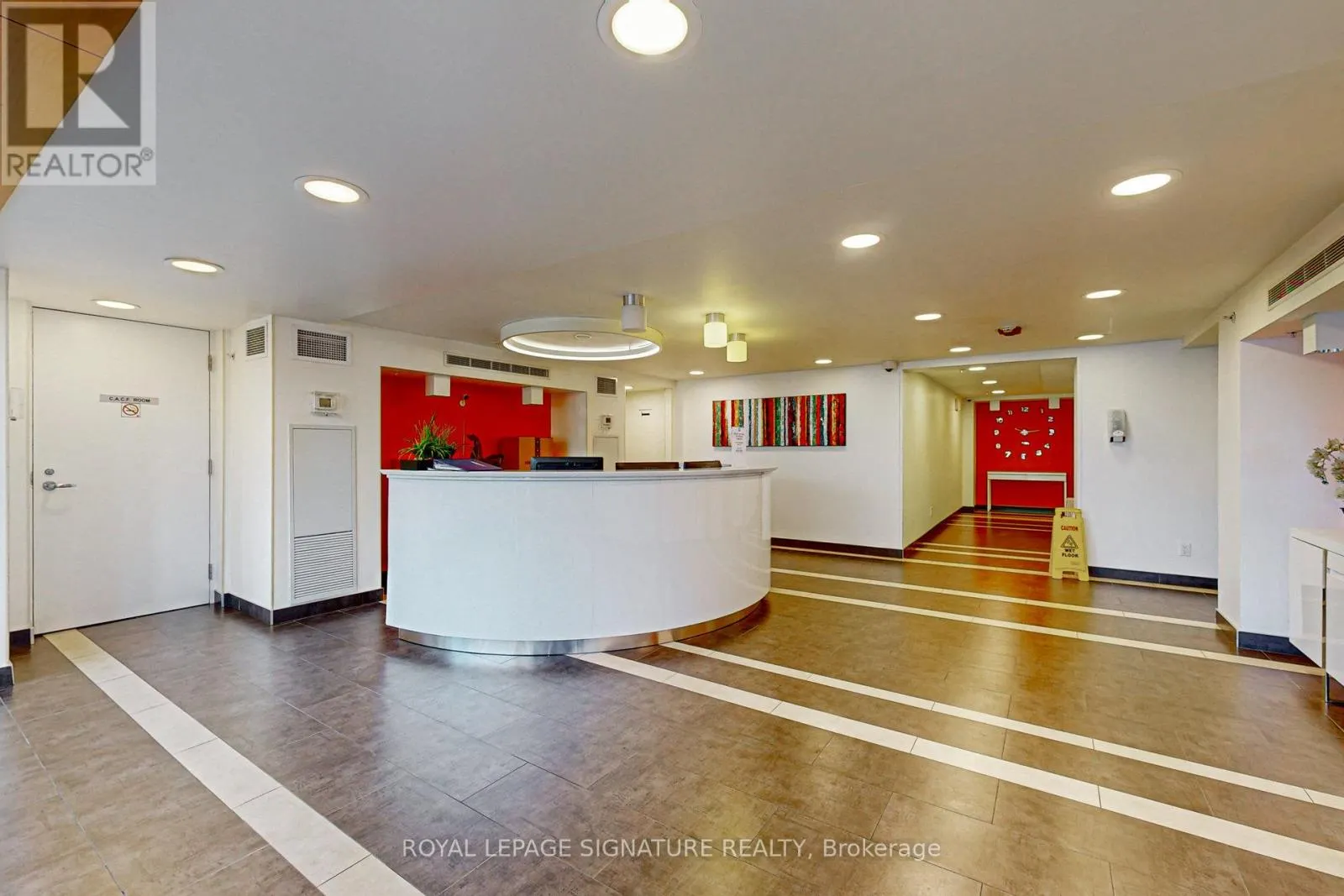 1012 - 15 JAMES FINLAY WAY