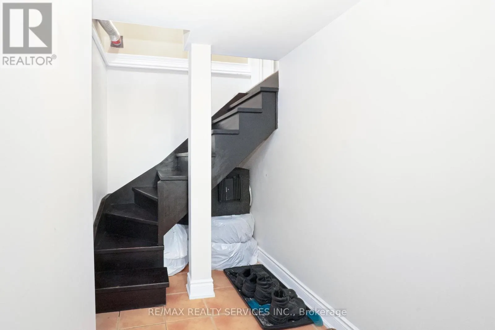 14 FOXMERE ROAD