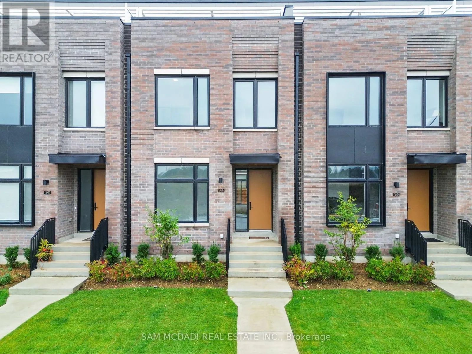 103 - 100 COVESIDE DRIVE