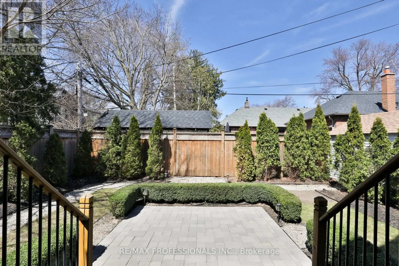 6 MEADOWCREST ROAD