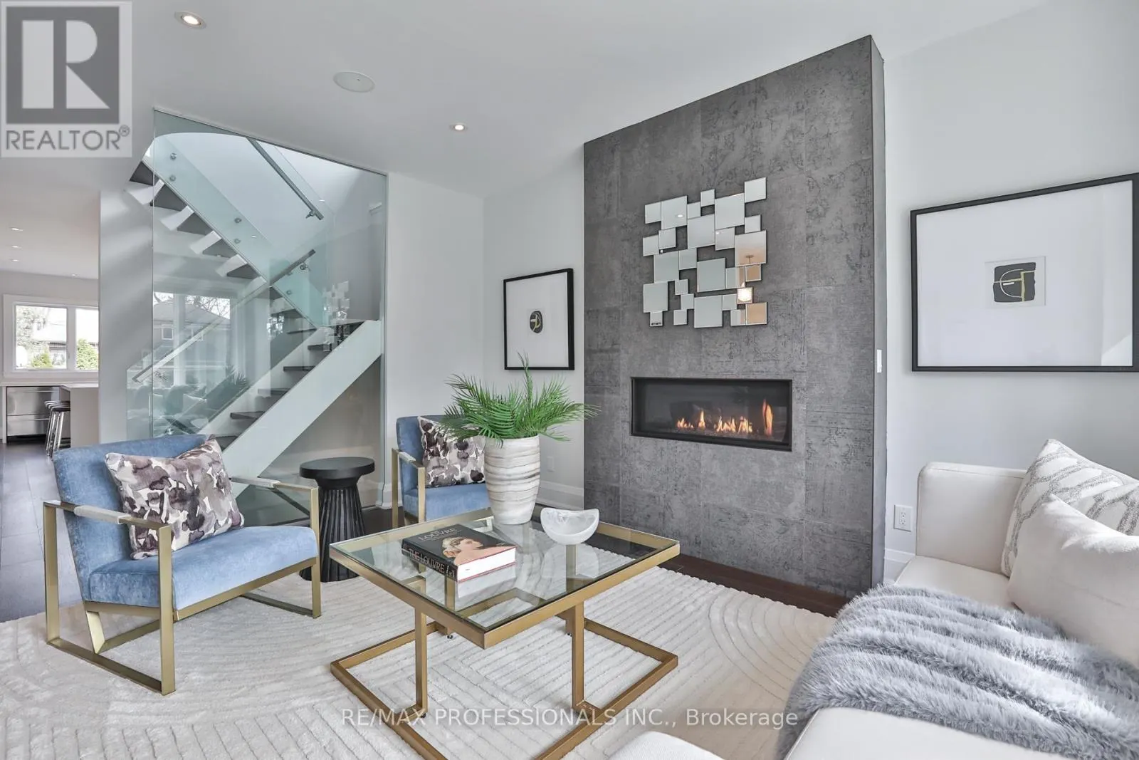 6 MEADOWCREST ROAD