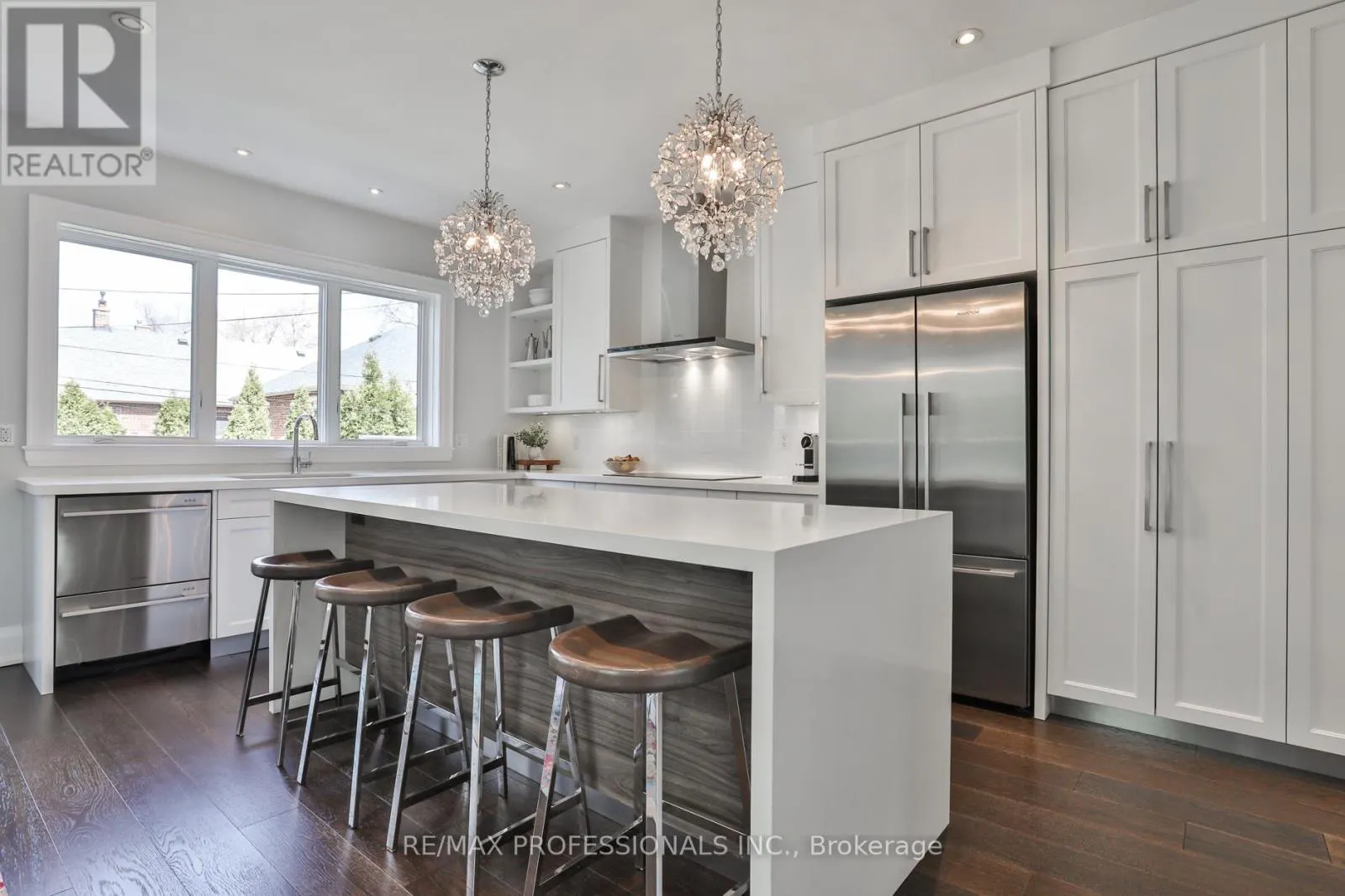 6 MEADOWCREST ROAD