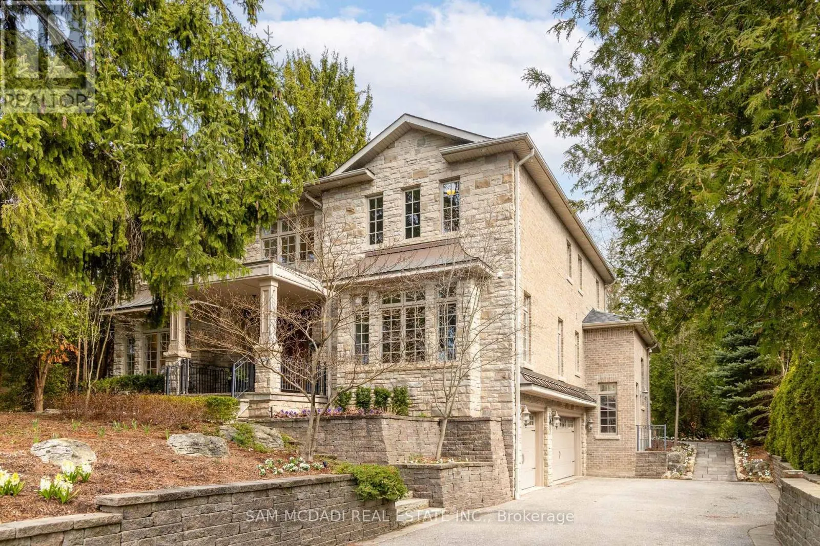 1173 WOODEDEN DRIVE