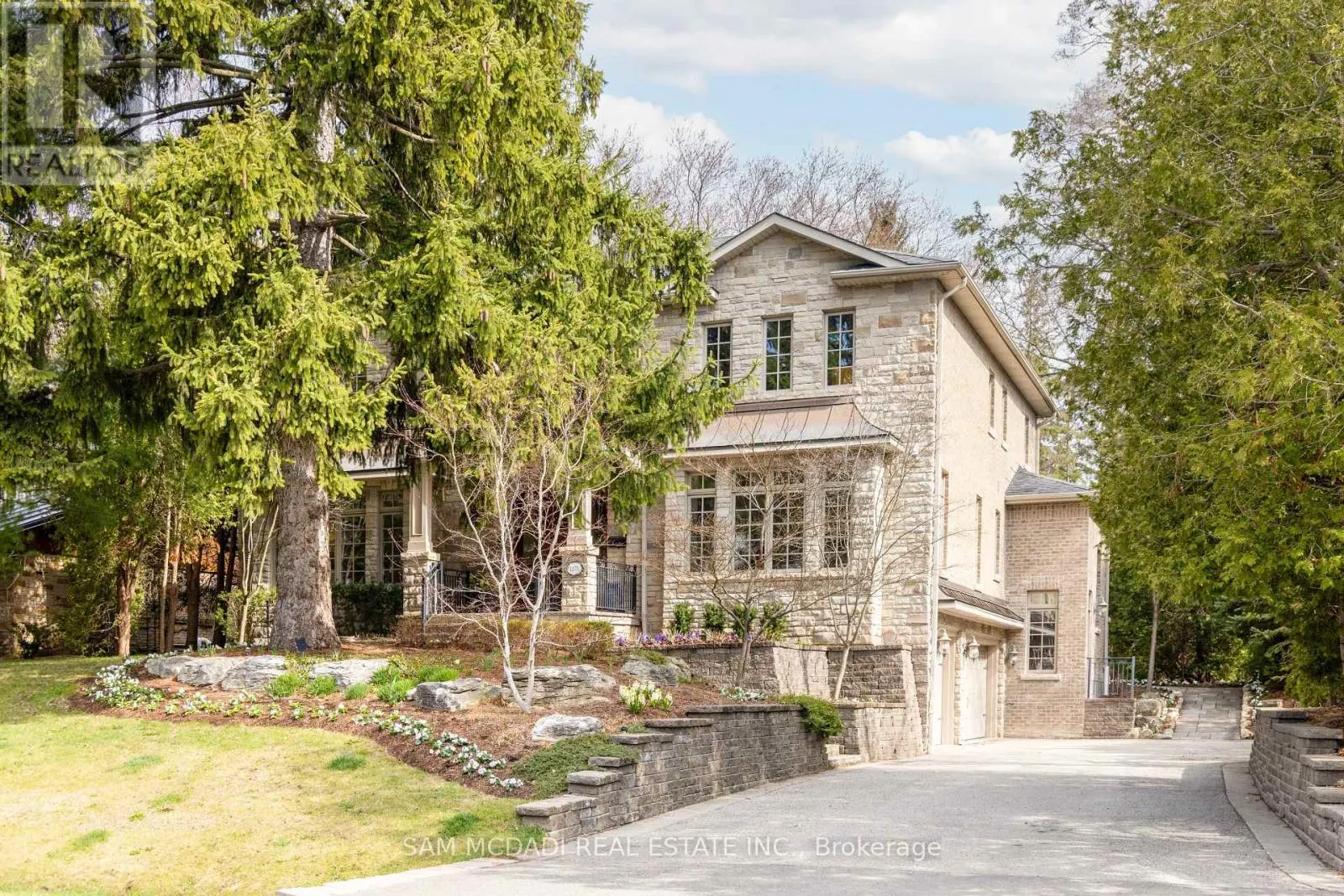 1173 WOODEDEN DRIVE