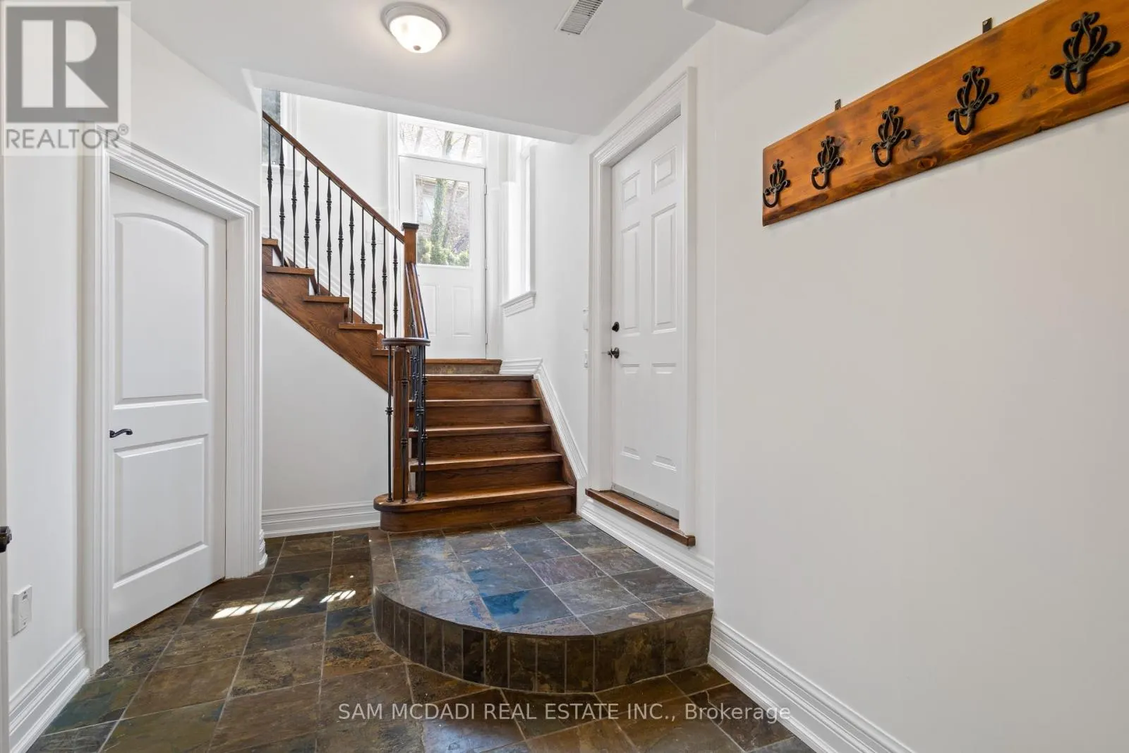 1173 WOODEDEN DRIVE