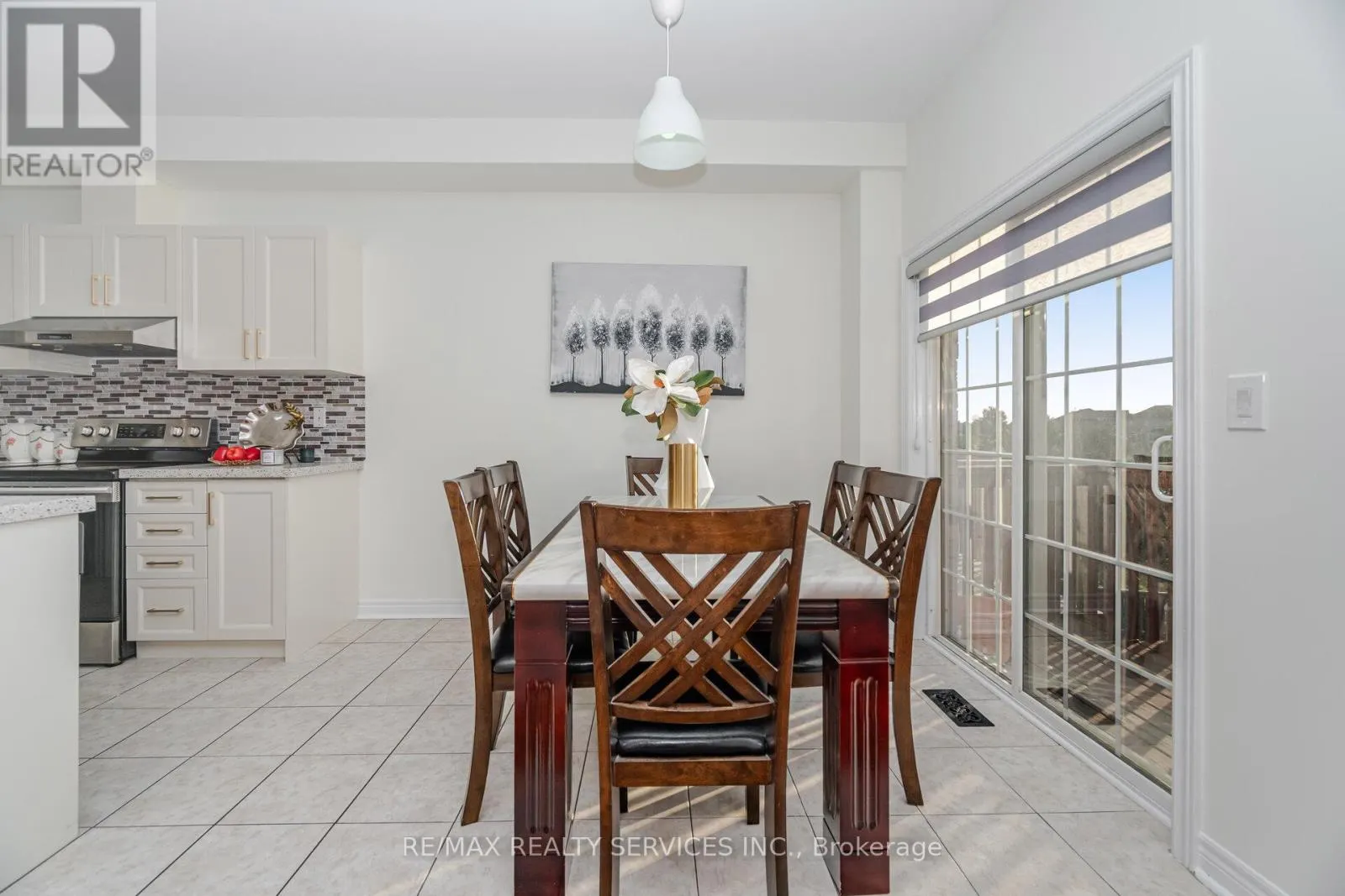 38 DELPORT CLOSE