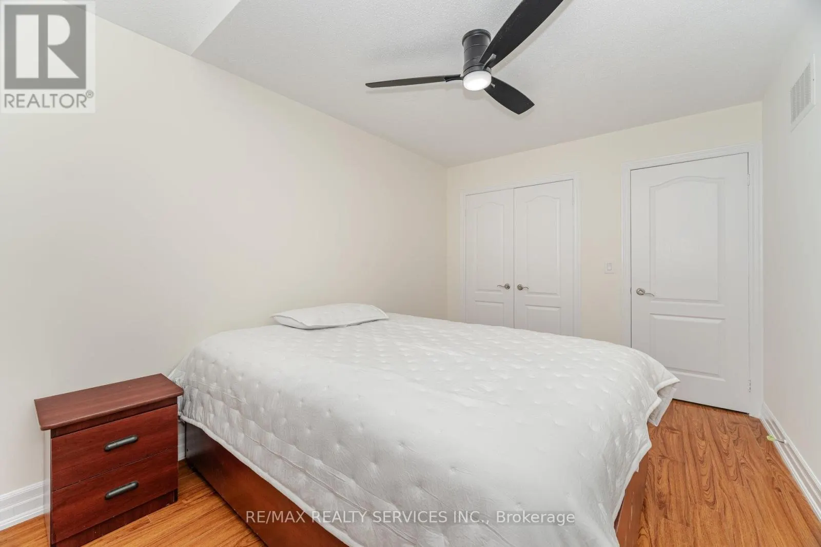 38 DELPORT CLOSE