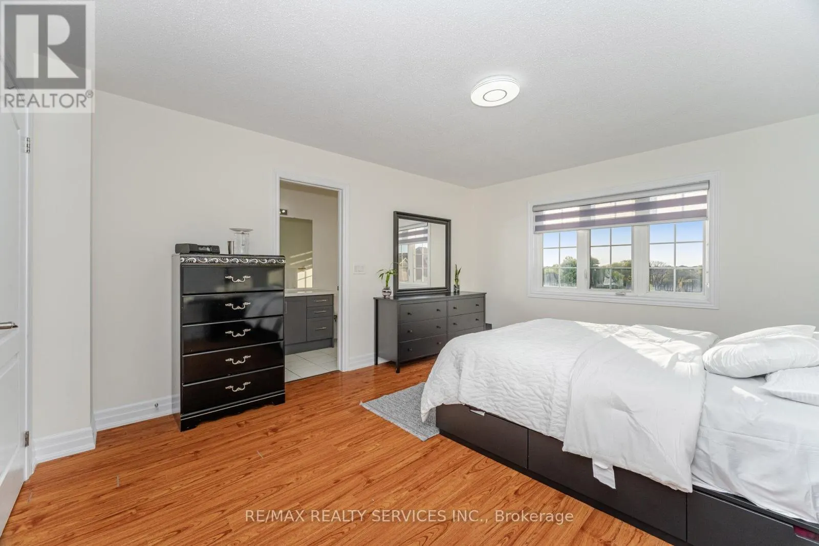 38 DELPORT CLOSE