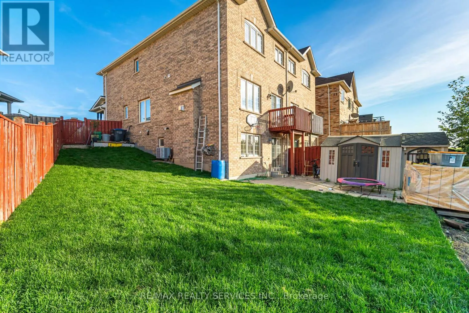 38 DELPORT CLOSE
