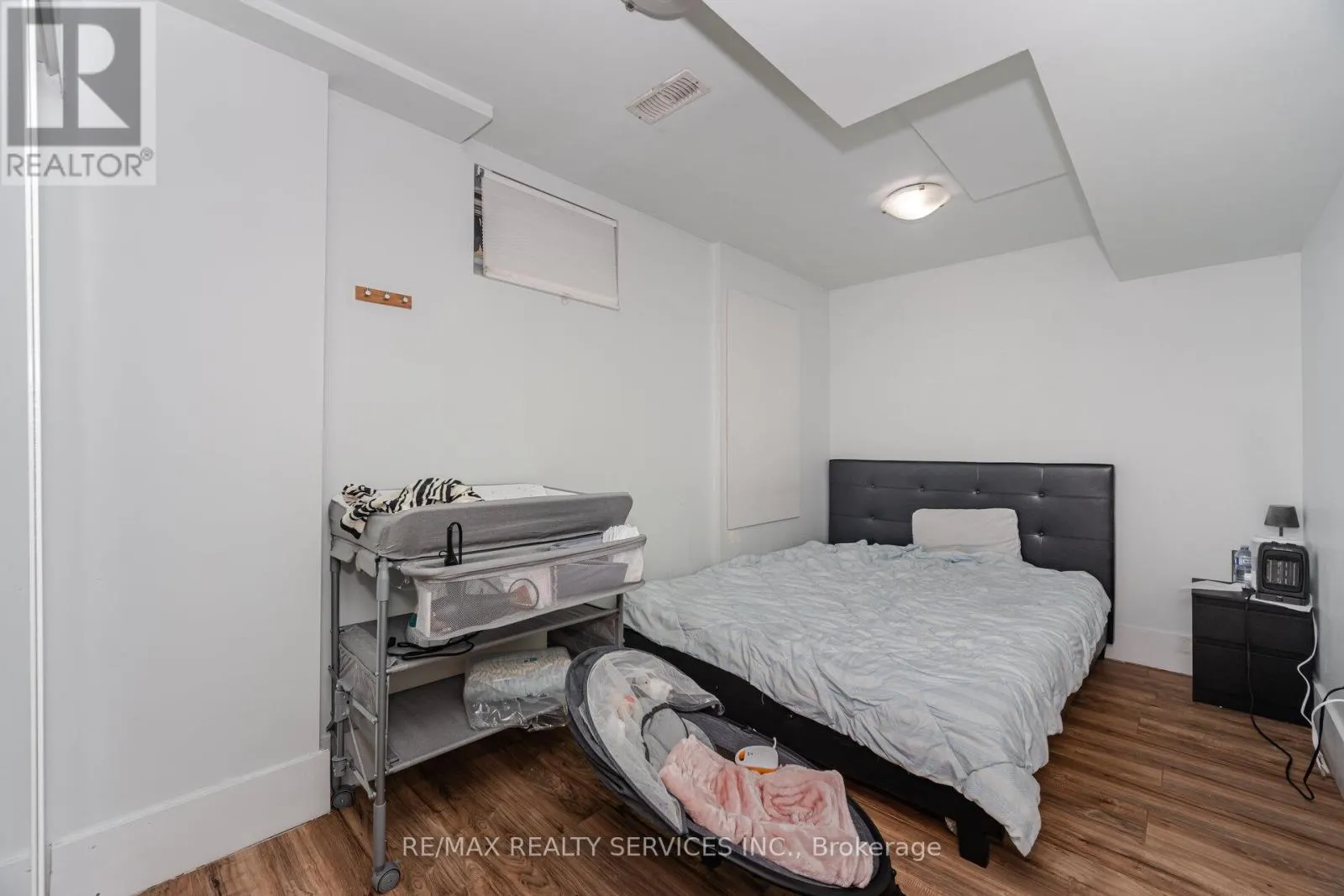 38 DELPORT CLOSE