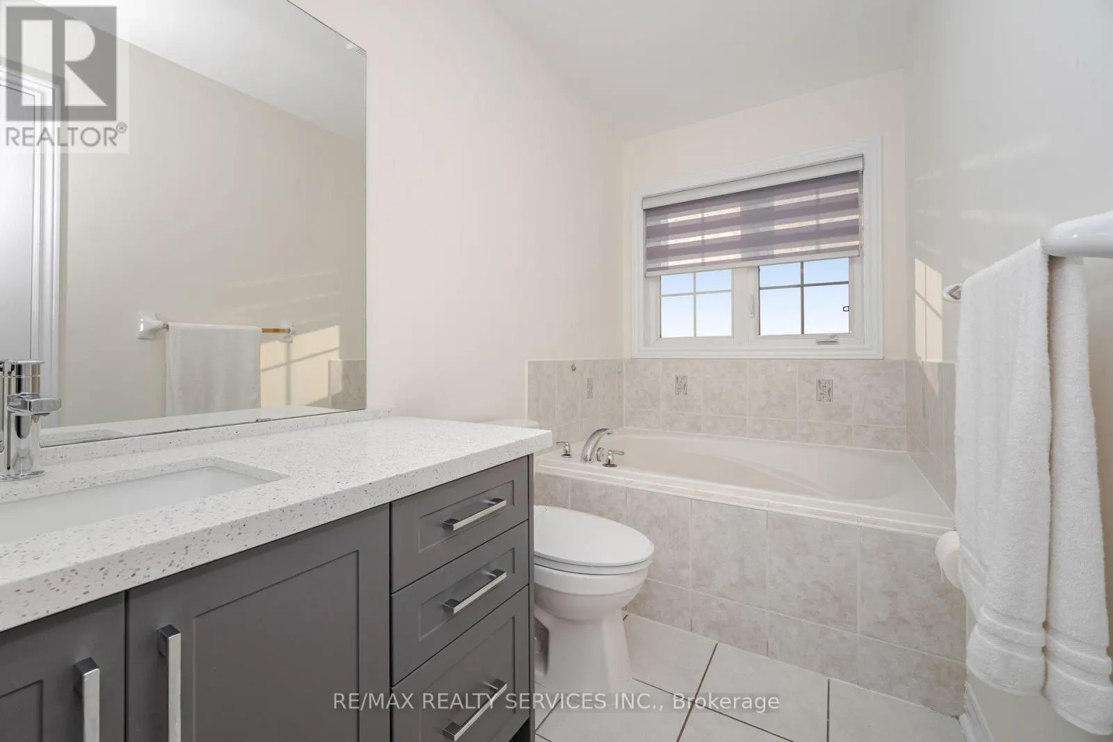 38 DELPORT CLOSE