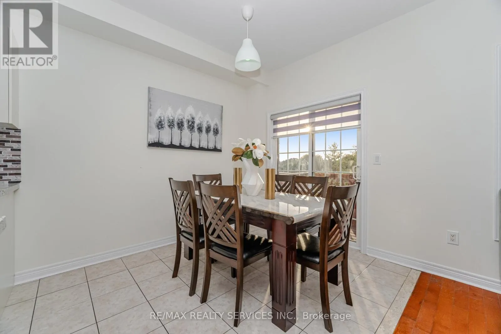 38 DELPORT CLOSE