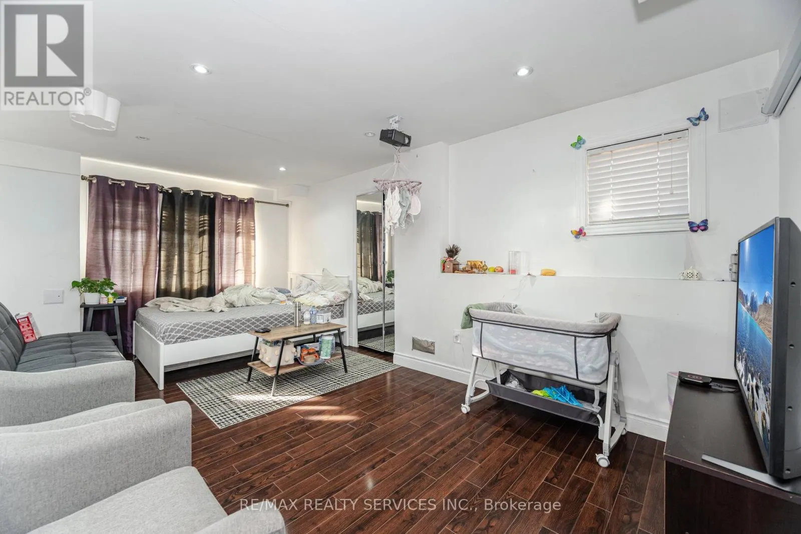 38 DELPORT CLOSE
