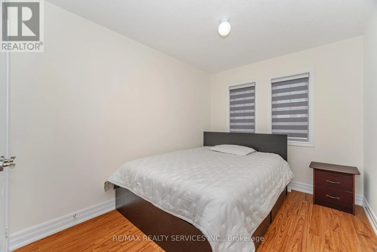 38 DELPORT CLOSE