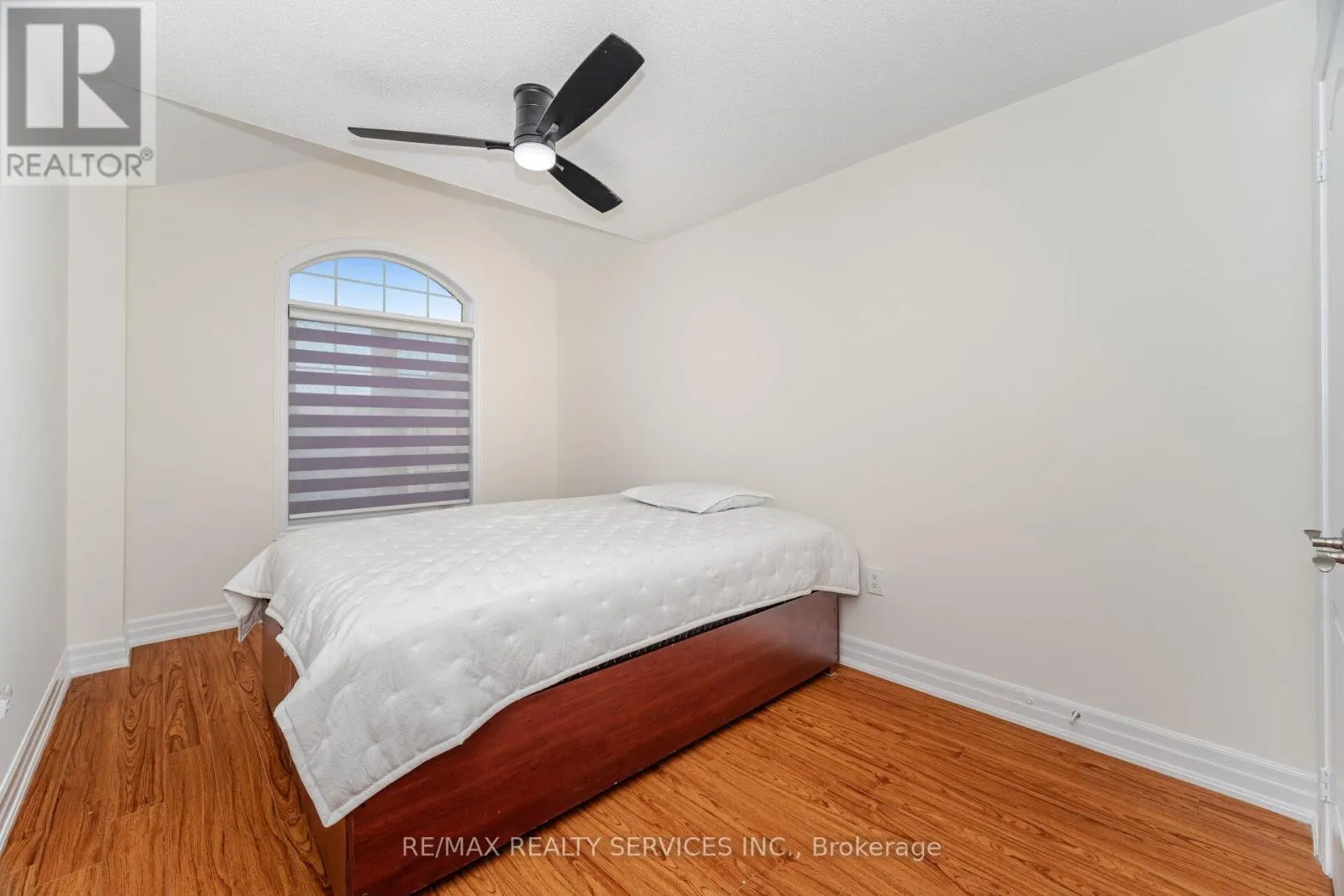 38 DELPORT CLOSE
