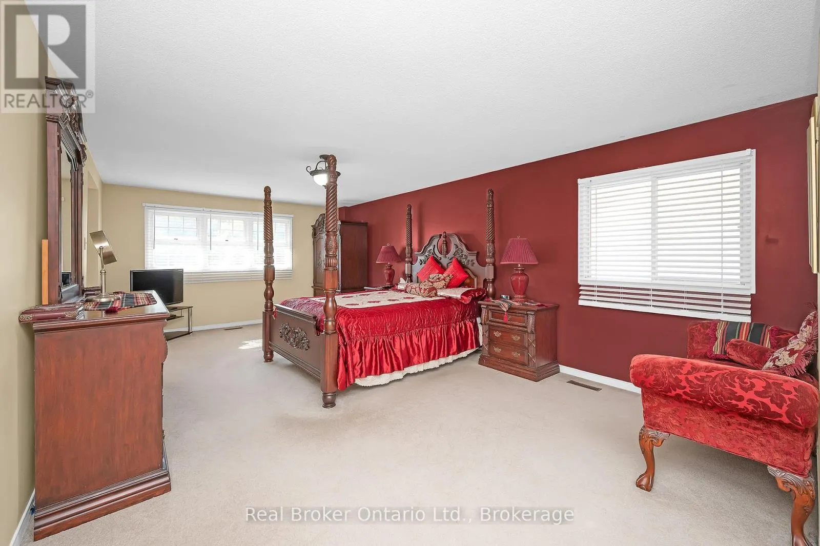 3277 FOLKWAY DRIVE