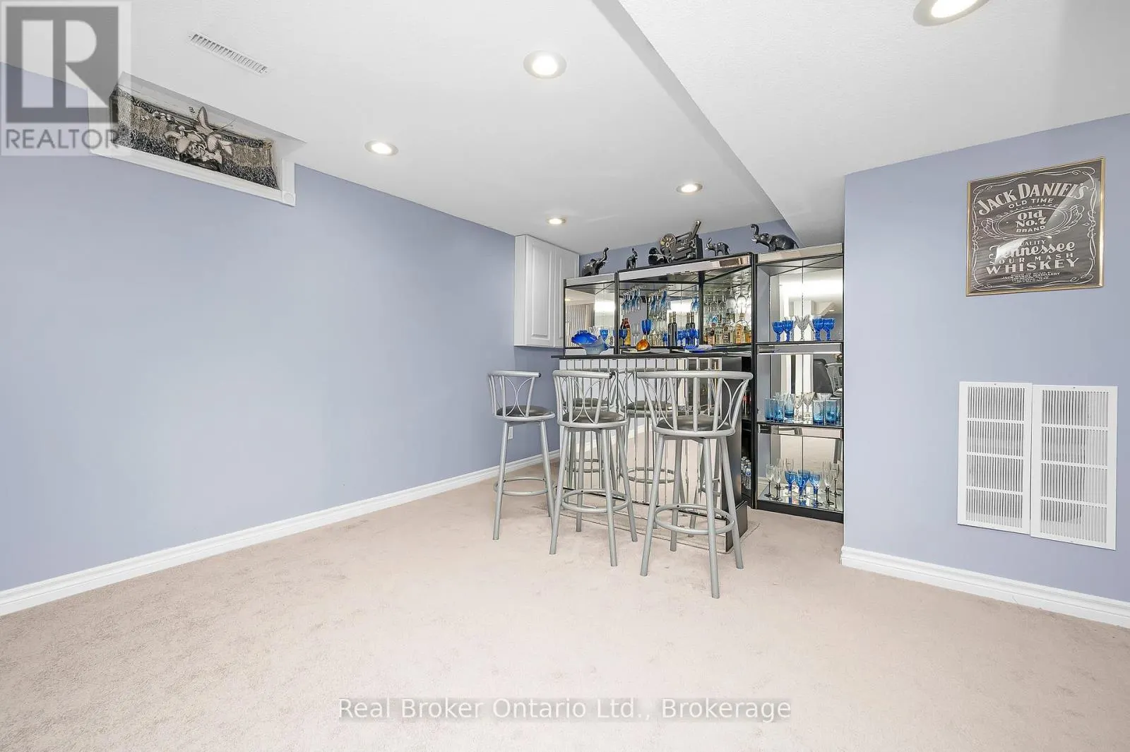 3277 FOLKWAY DRIVE